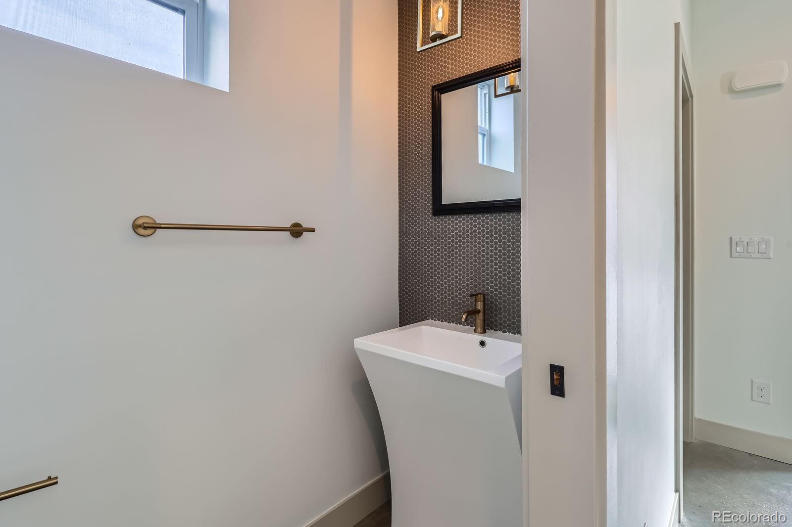 MLS Image #11 for 3439 n high street,denver, Colorado