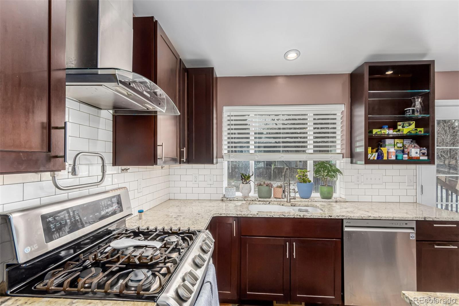 MLS Image #11 for 2014 s pagosa street,aurora, Colorado