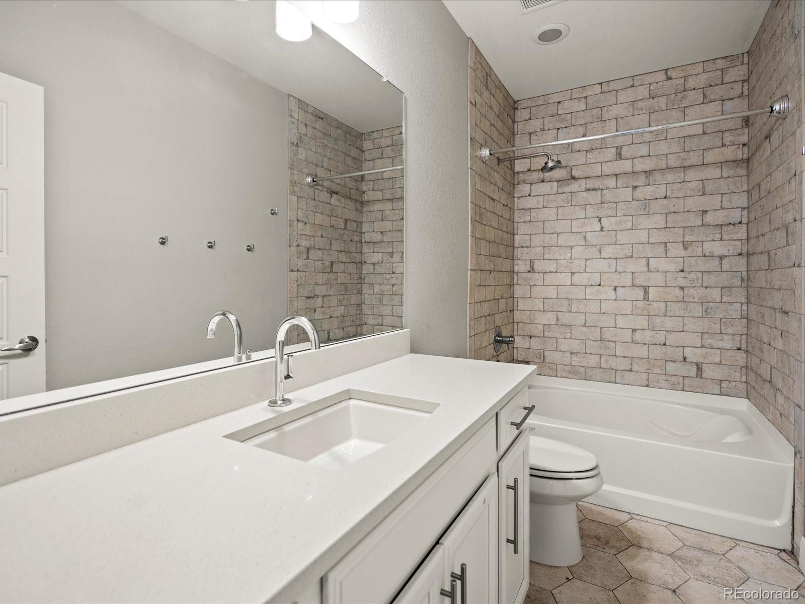 MLS Image #38 for 4837 s buchanan street,aurora, Colorado