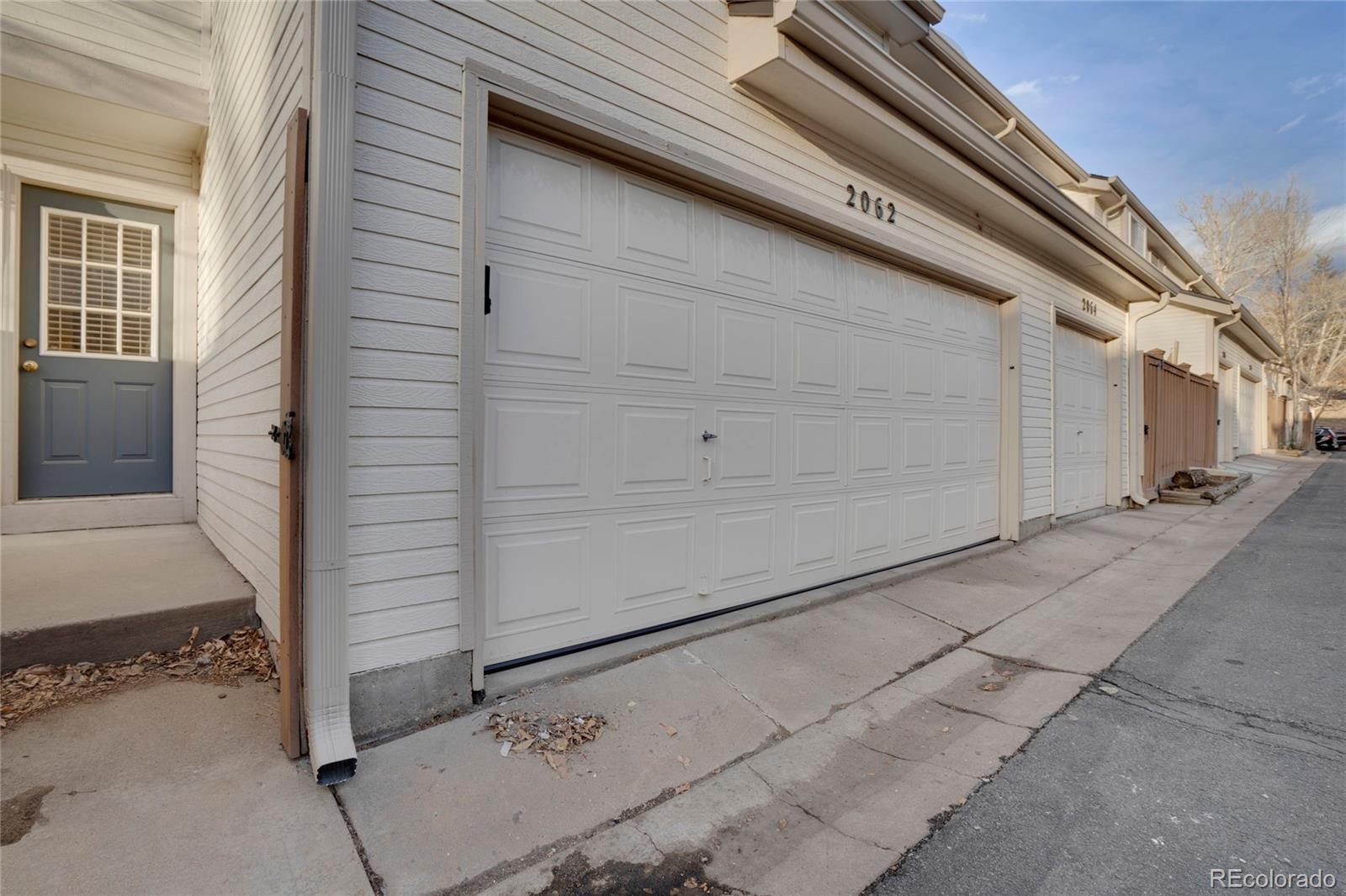 MLS Image #37 for 2062 s xenia way,denver, Colorado