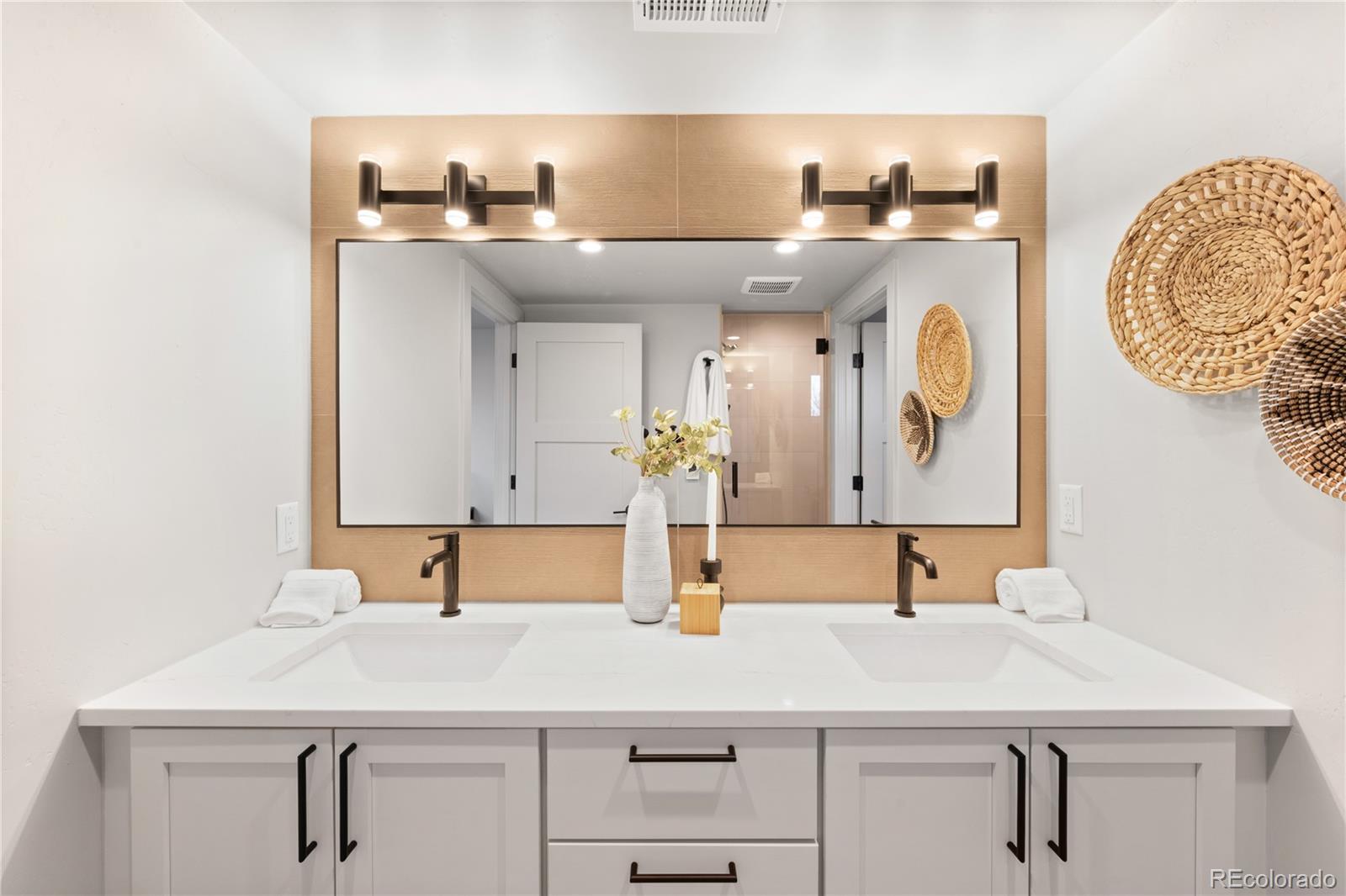 MLS Image #20 for 2520 s cherokee street,denver, Colorado