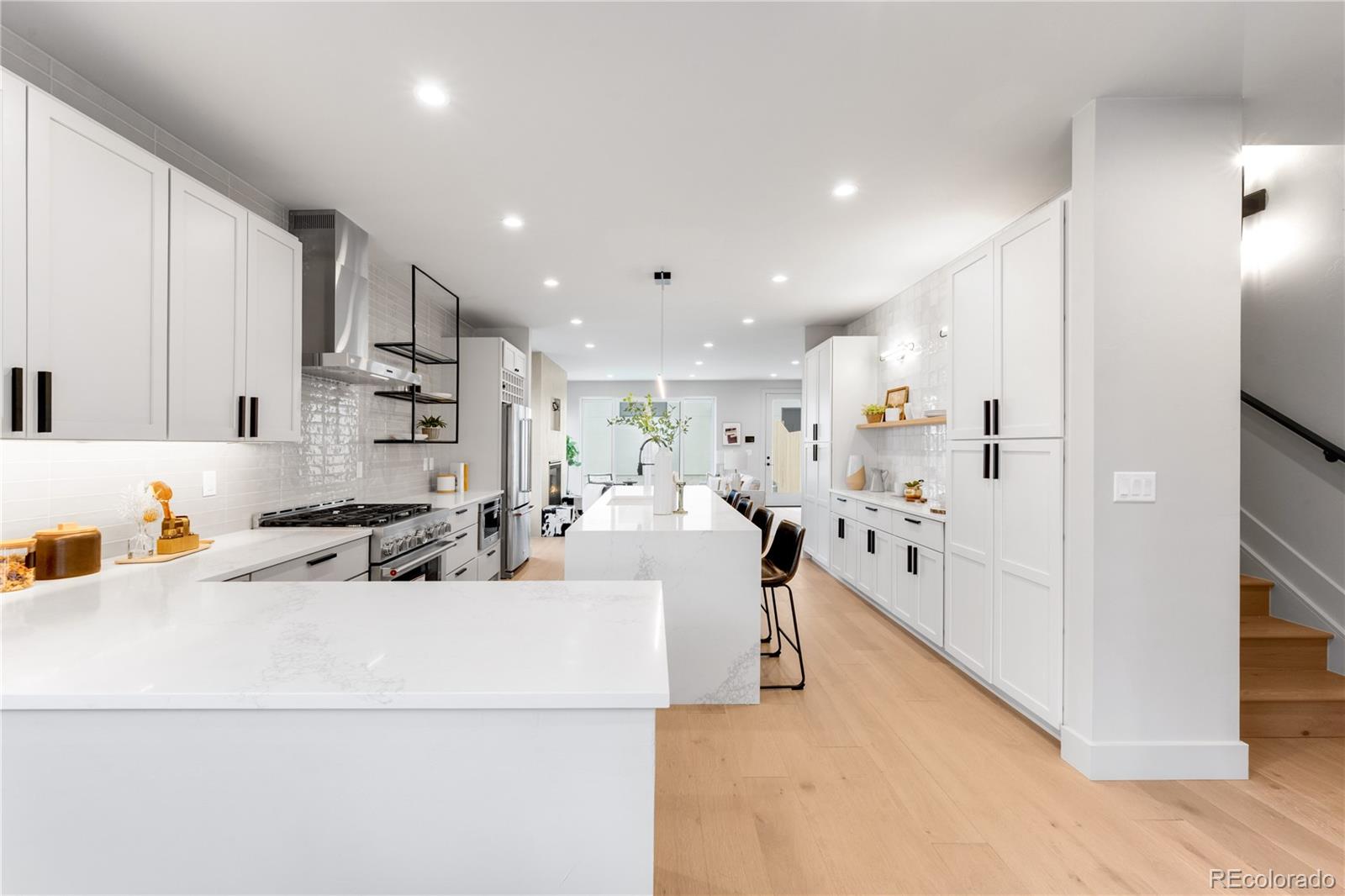 MLS Image #6 for 2520 s cherokee street,denver, Colorado