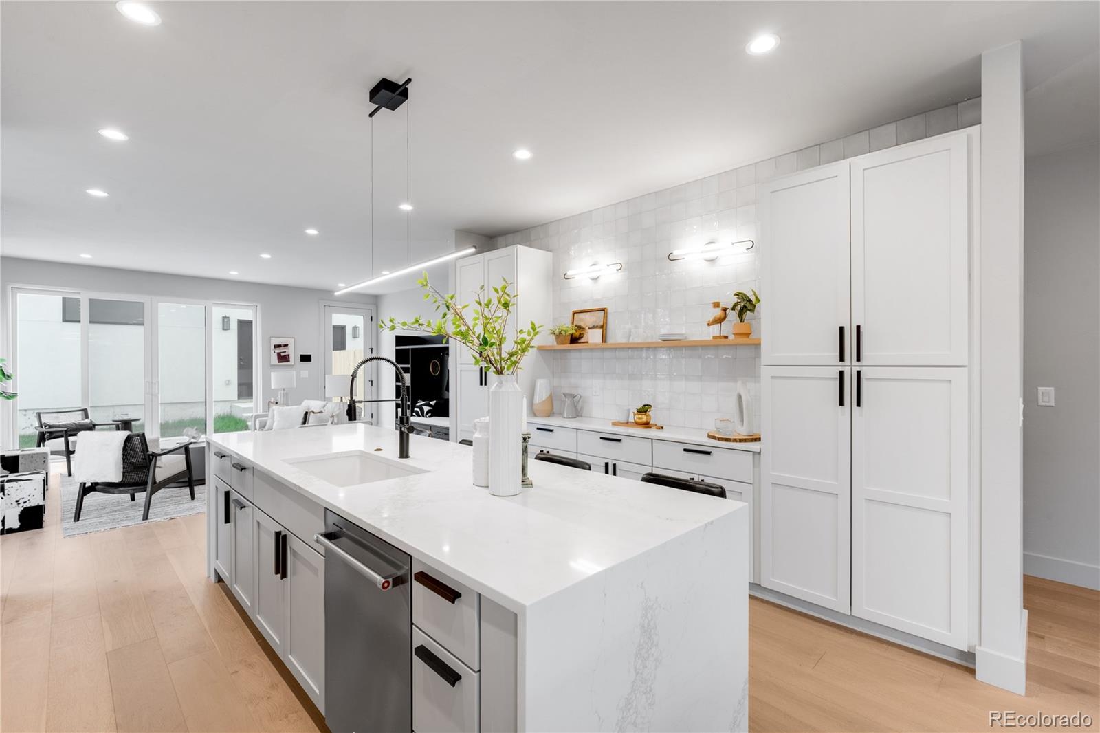 MLS Image #8 for 2520 s cherokee street,denver, Colorado