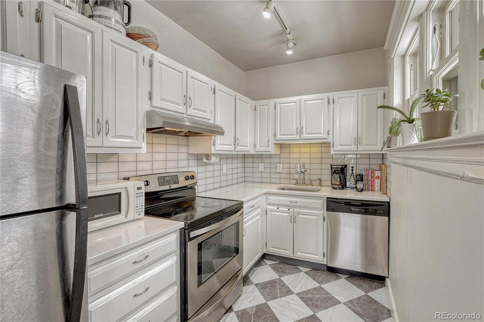 MLS Image #5 for 1100 n marion street,denver, Colorado