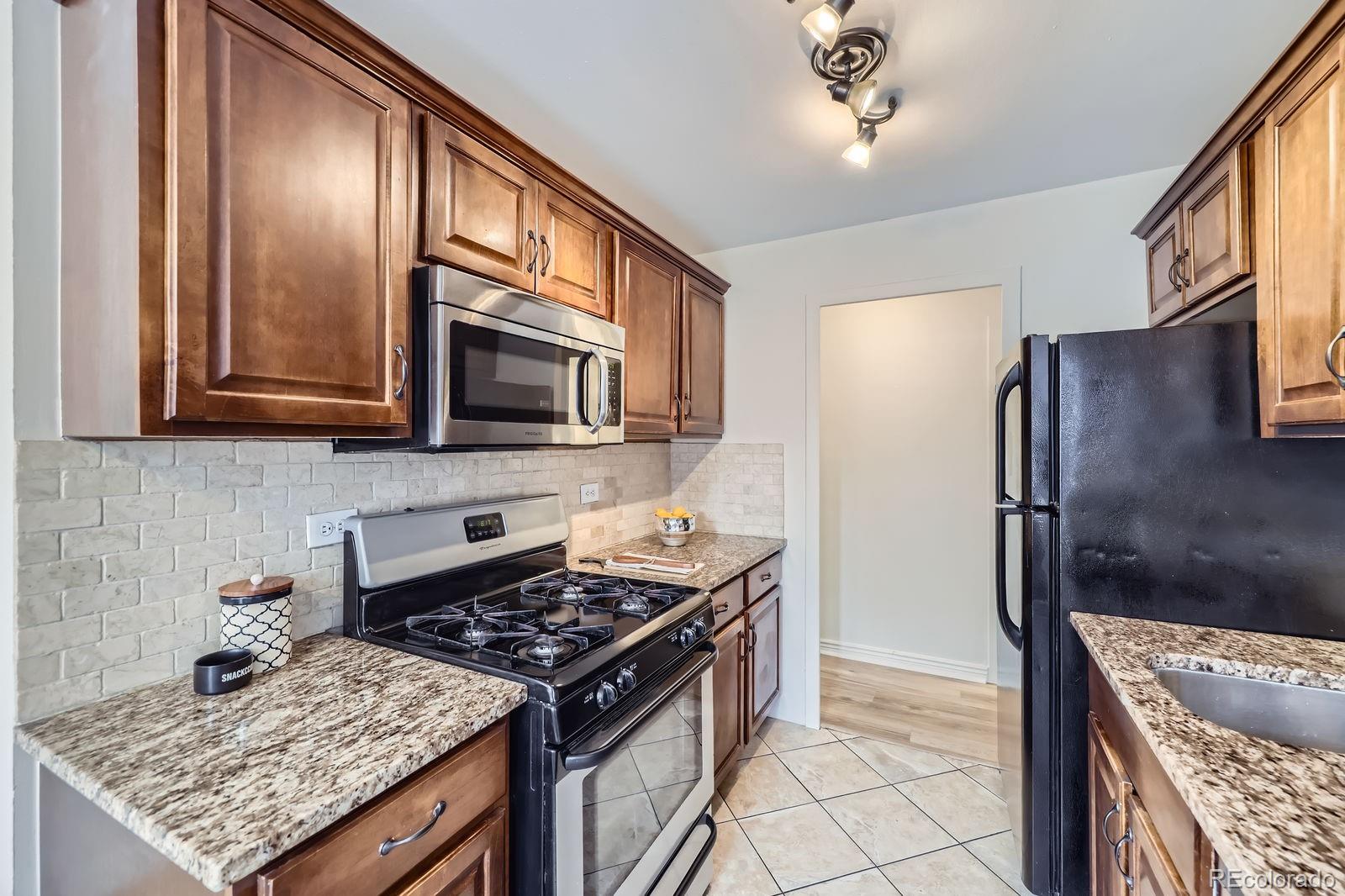 MLS Image #6 for 789 n clarkson street,denver, Colorado