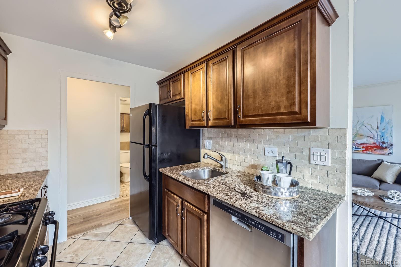 MLS Image #7 for 789 n clarkson street,denver, Colorado