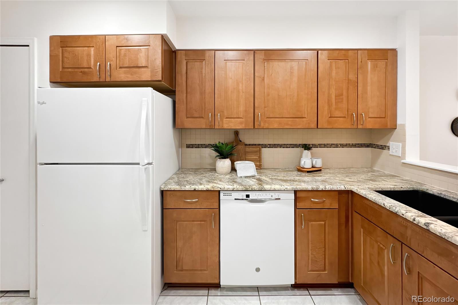 MLS Image #13 for 7370 e florida avenue,denver, Colorado