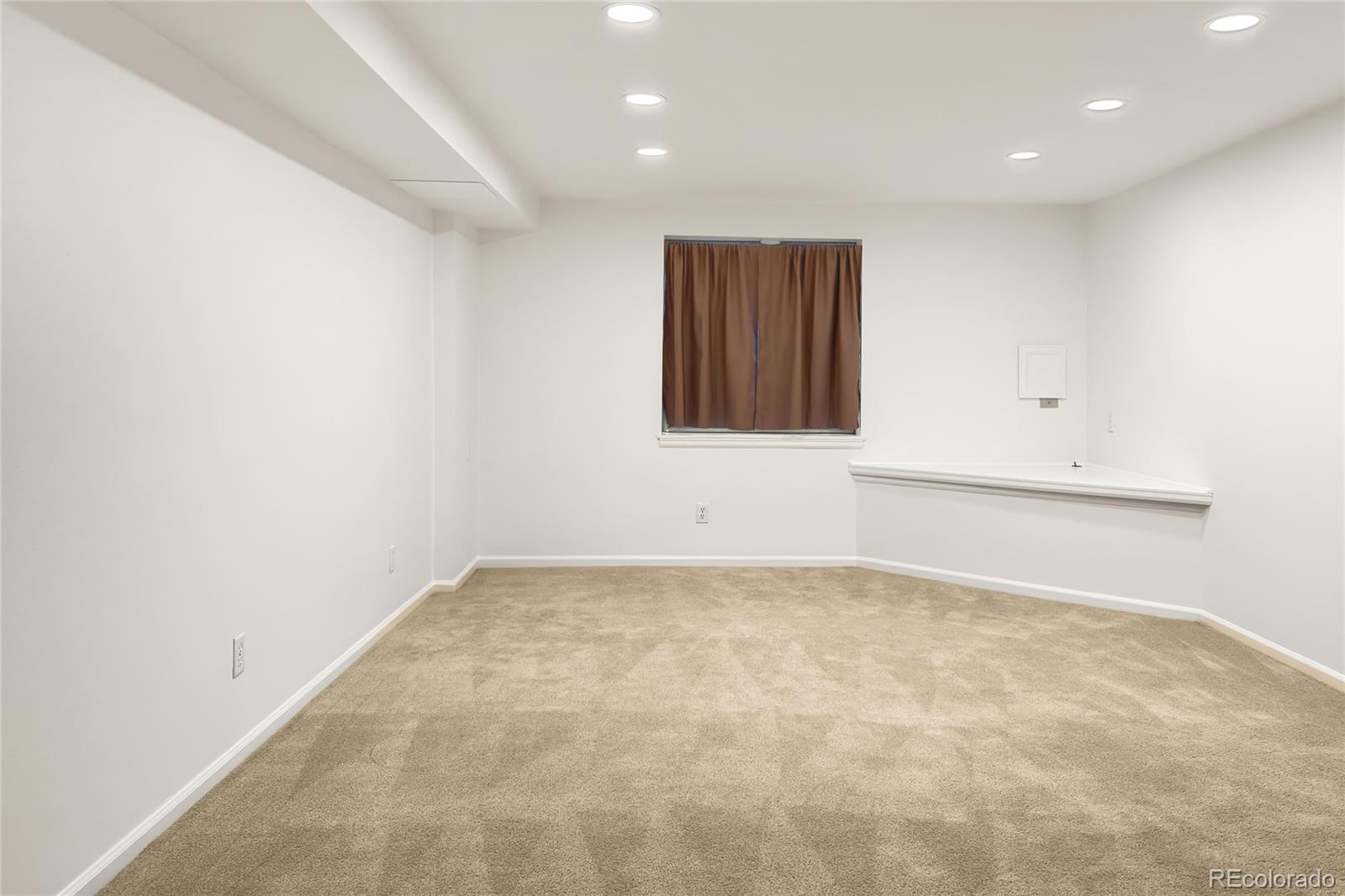MLS Image #35 for 7370 e florida avenue,denver, Colorado