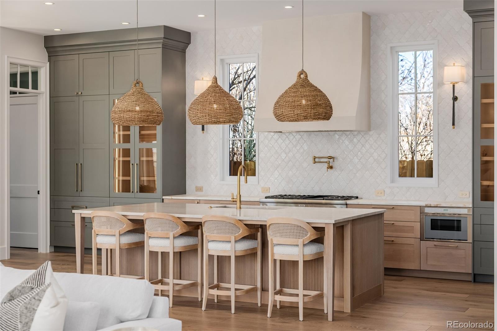 MLS Image #11 for 2365 s clayton street,denver, Colorado