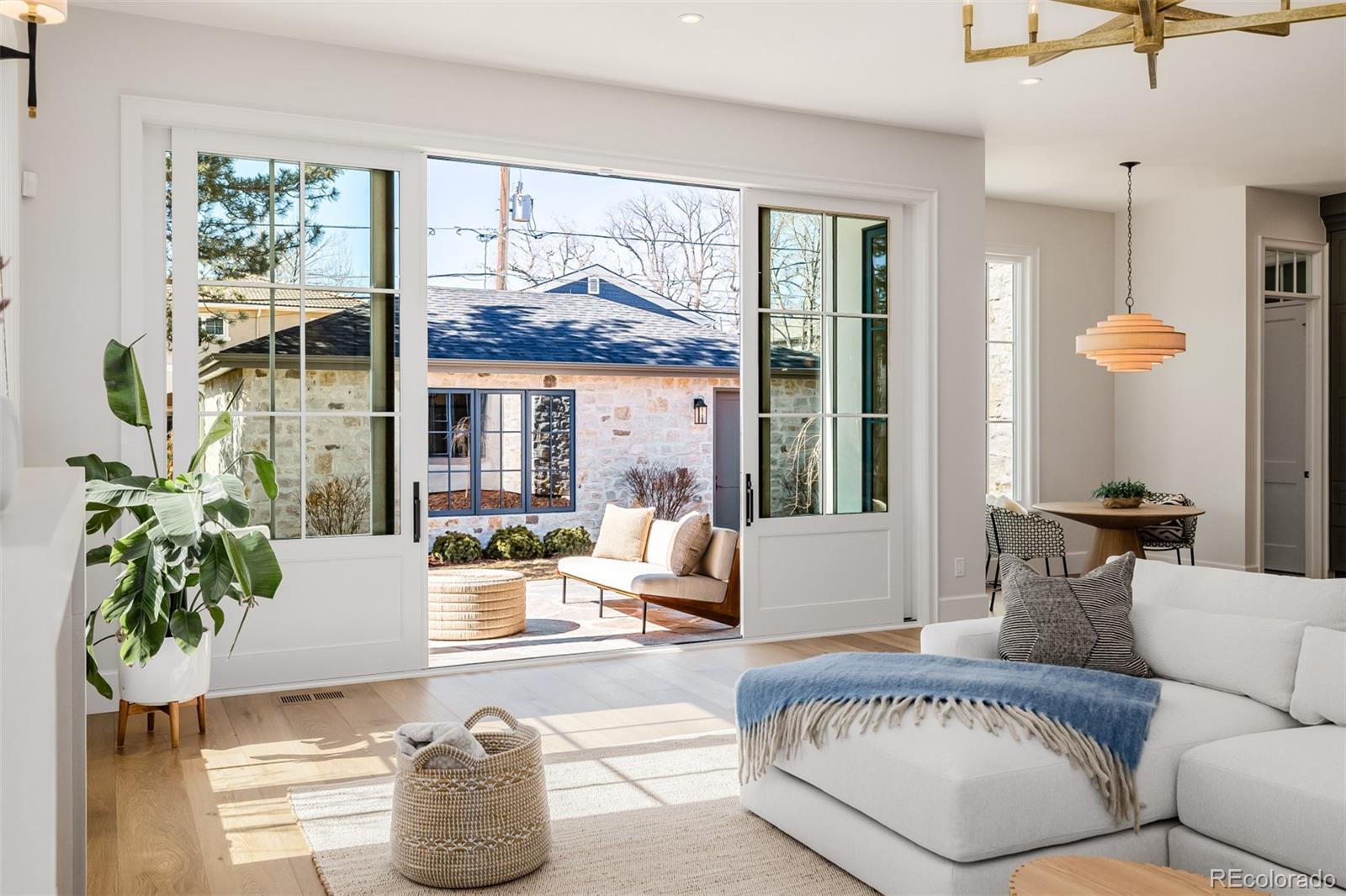 MLS Image #16 for 2365 s clayton street,denver, Colorado