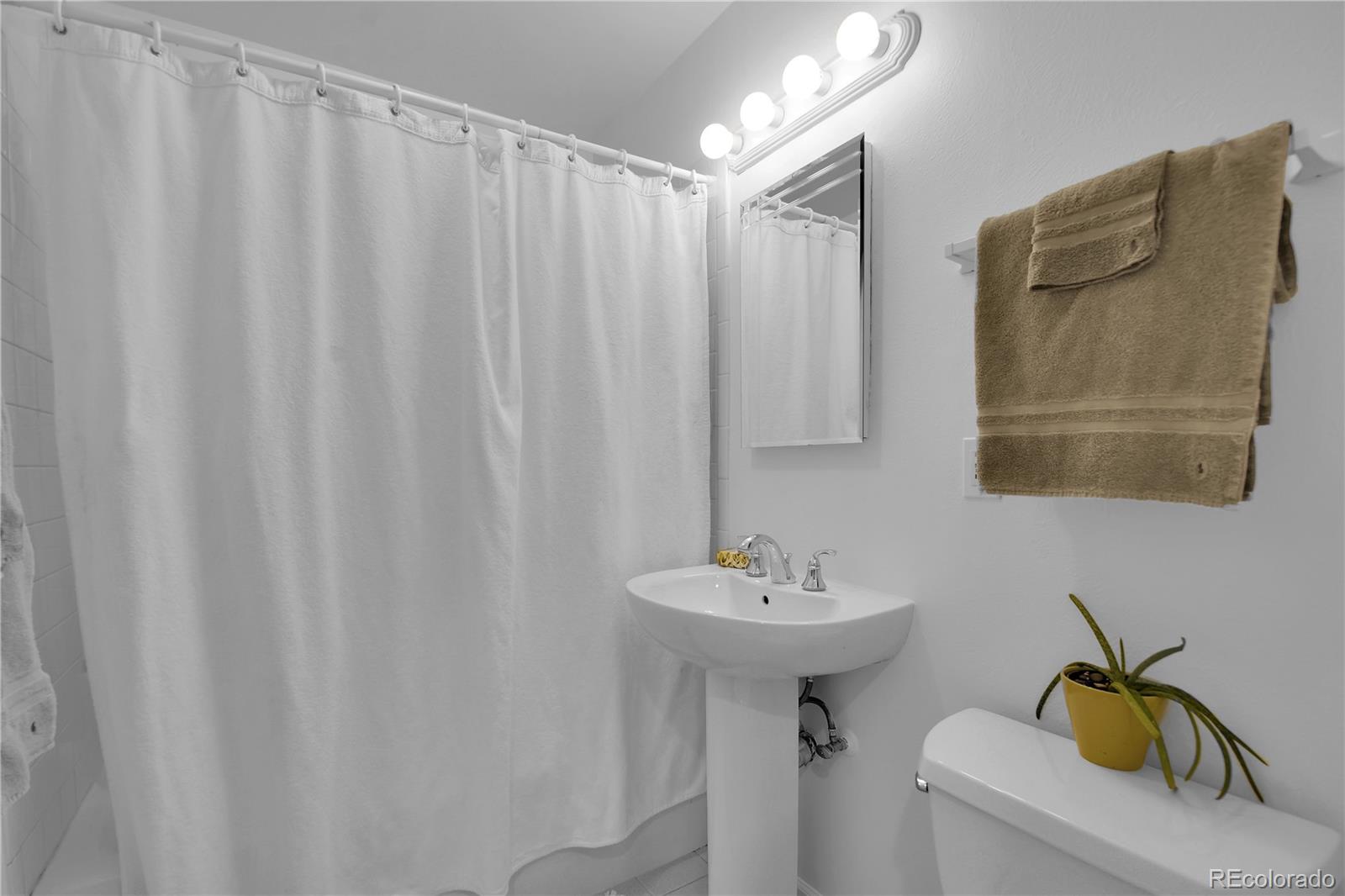 MLS Image #22 for 3188 s dallas court,denver, Colorado