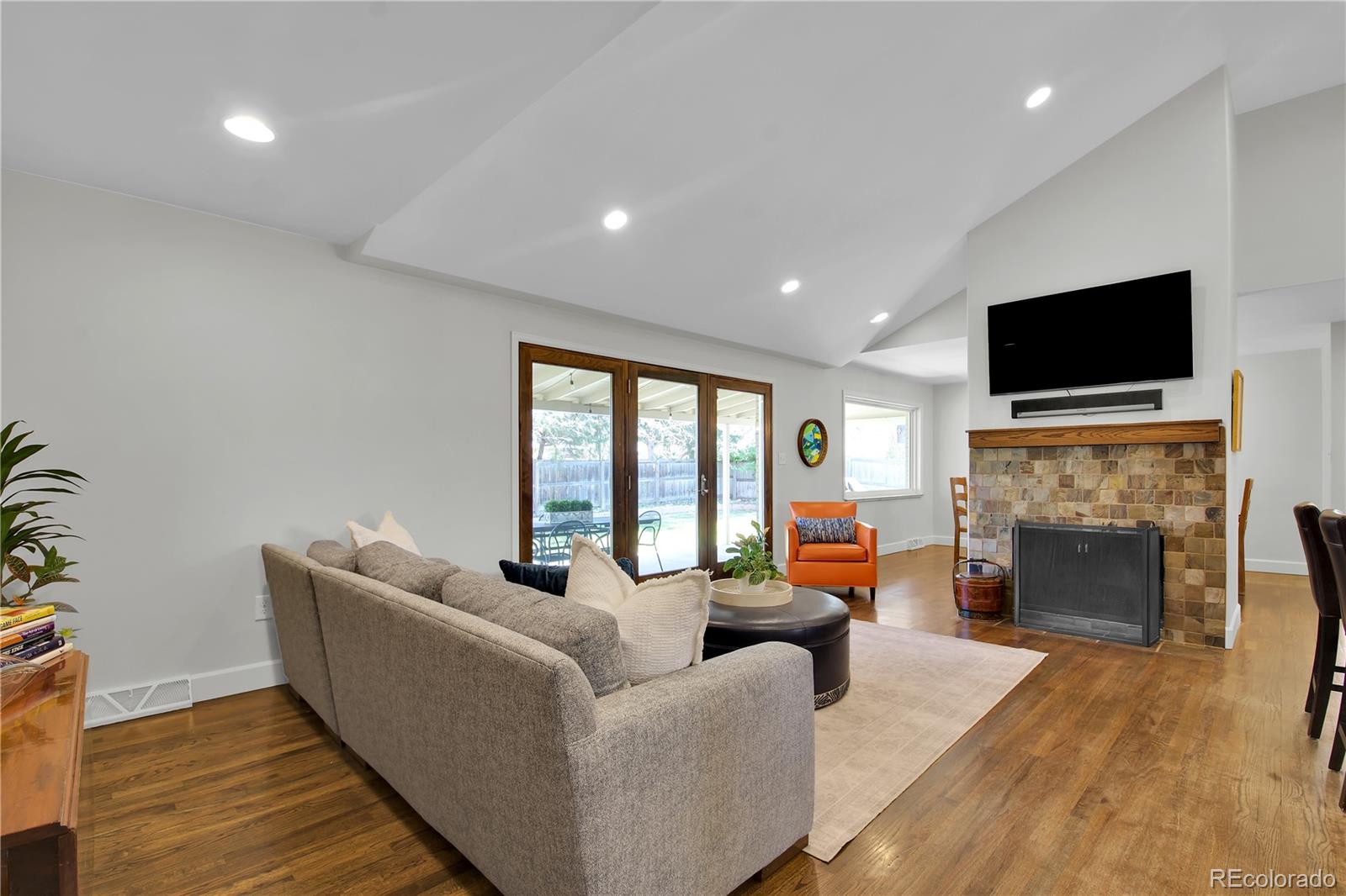 MLS Image #4 for 3188 s dallas court,denver, Colorado