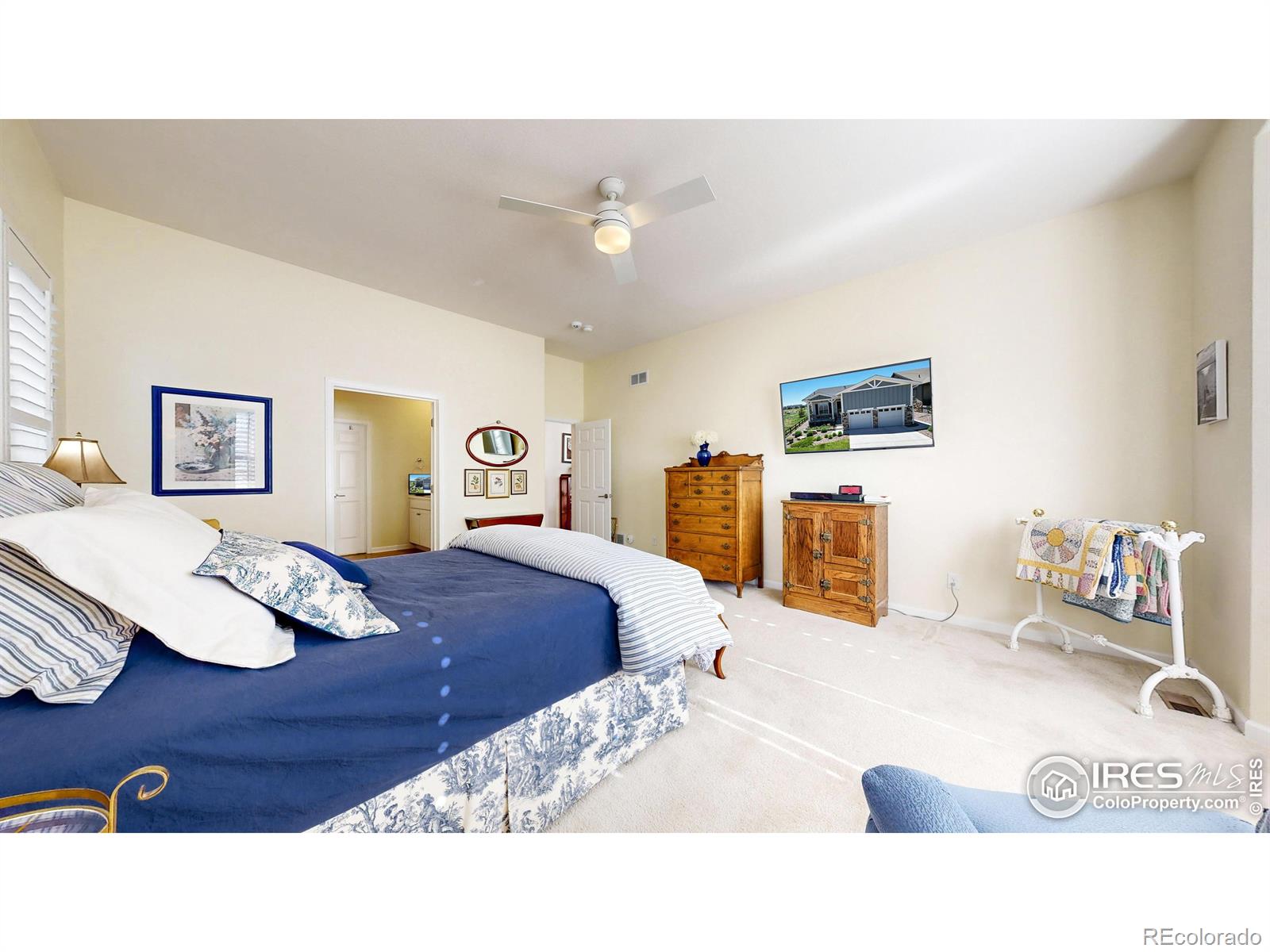 MLS Image #11 for 22674 e henderson drive,aurora, Colorado