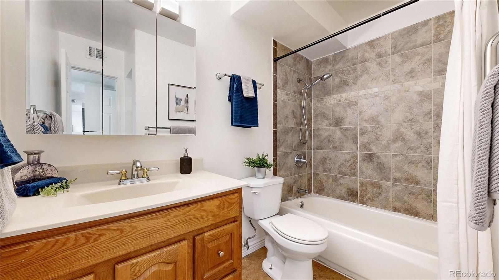 MLS Image #11 for 3663 s sheridan boulevard,denver, Colorado