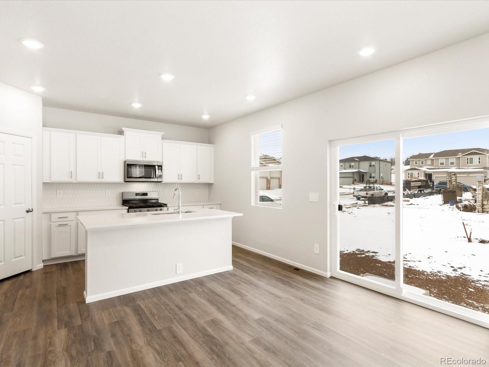 MLS Image #10 for 1666  colorado river drive,windsor, Colorado