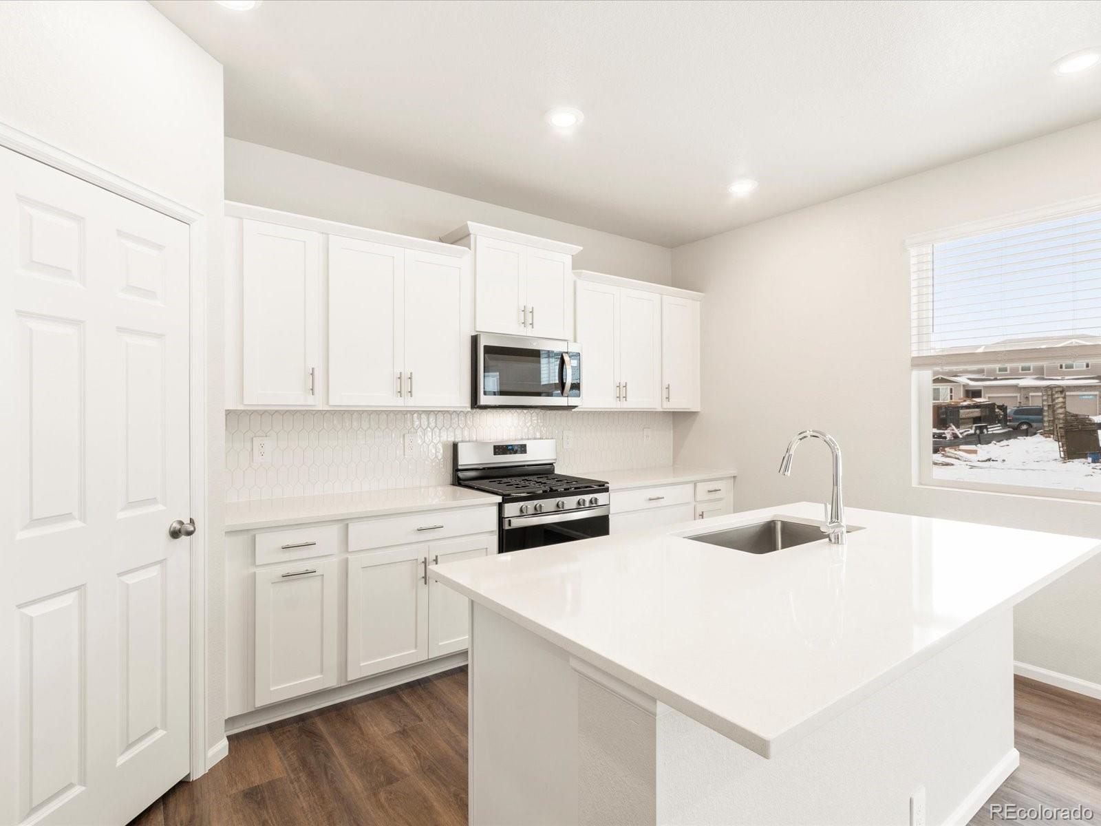 MLS Image #14 for 1666  colorado river drive,windsor, Colorado