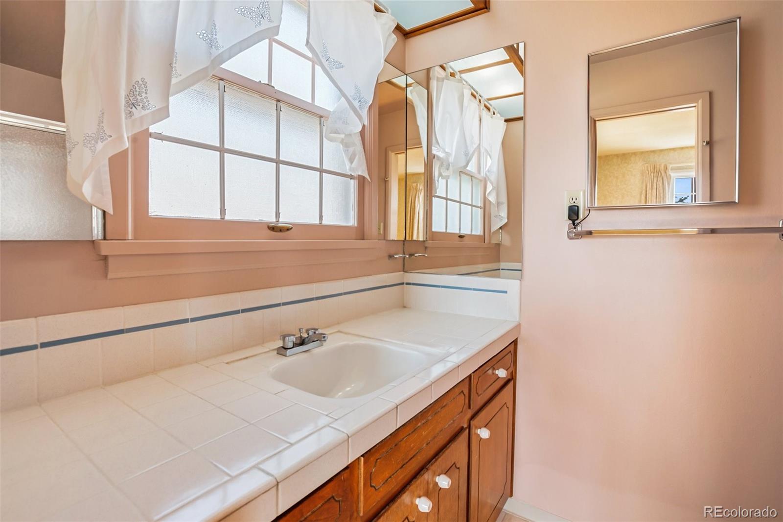MLS Image #14 for 2923  highland drive,colorado springs, Colorado