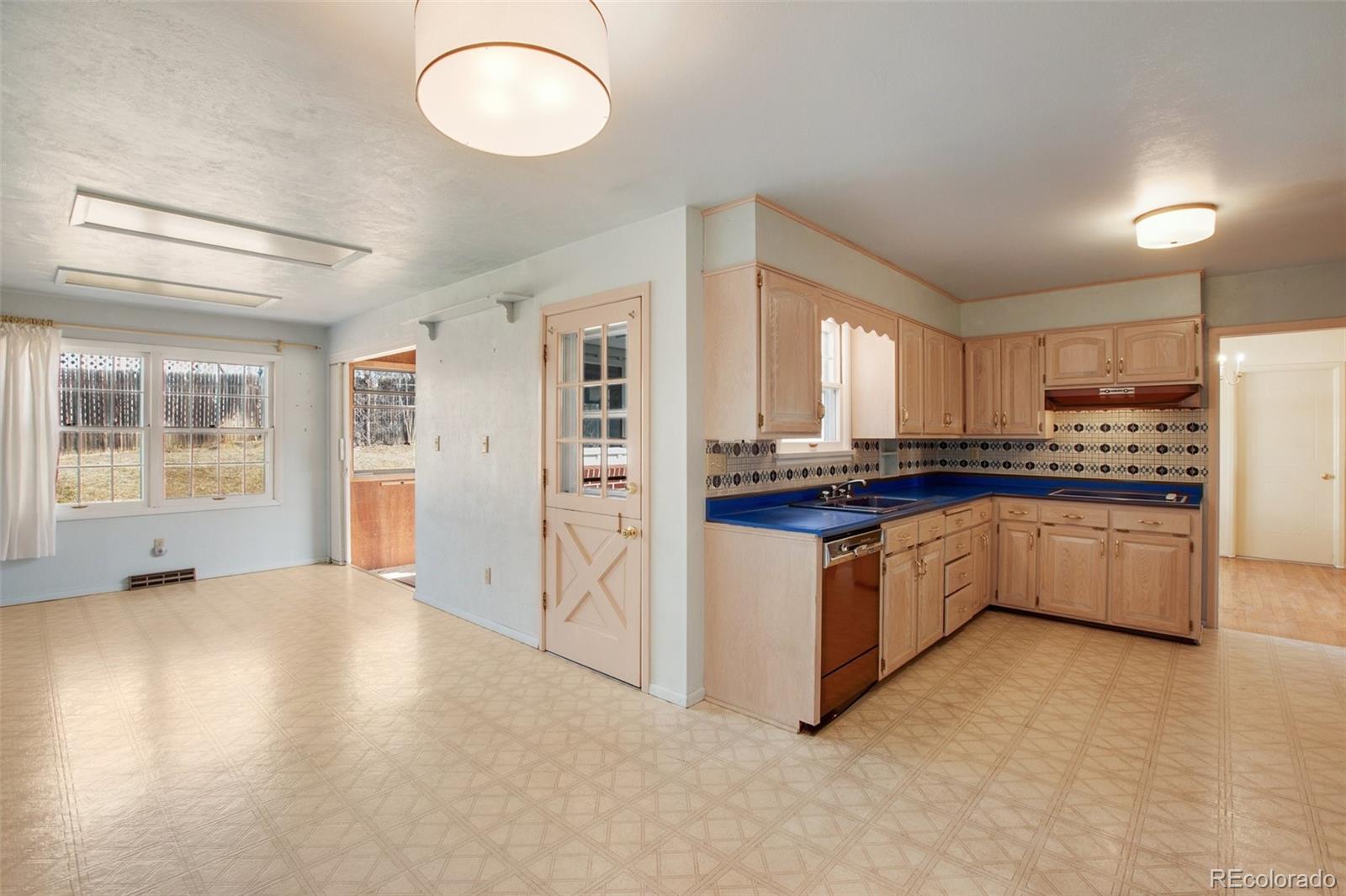 MLS Image #9 for 2923  highland drive,colorado springs, Colorado