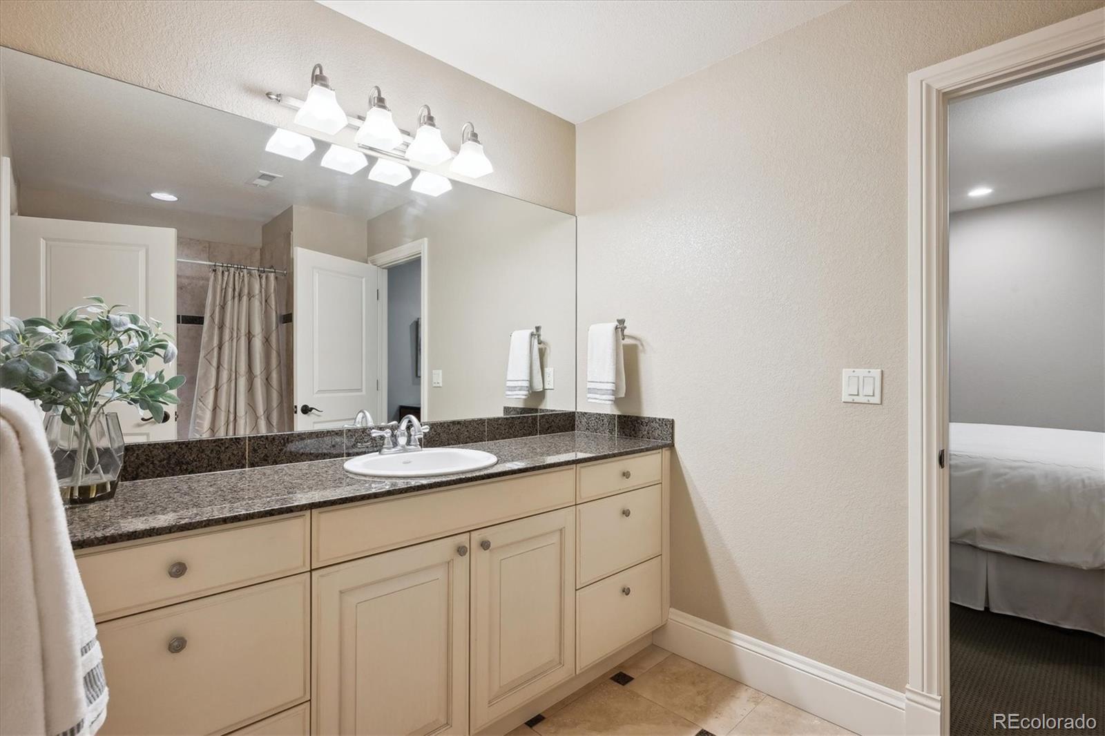 MLS Image #36 for 50 s eudora street,denver, Colorado