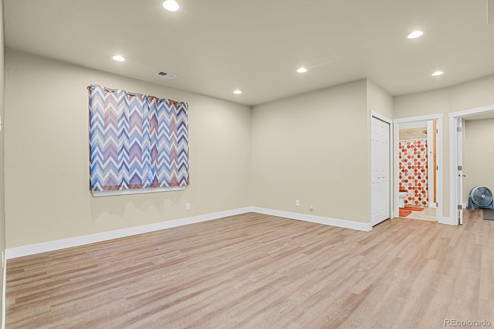 MLS Image #24 for 9268 e 37th avenue,denver, Colorado