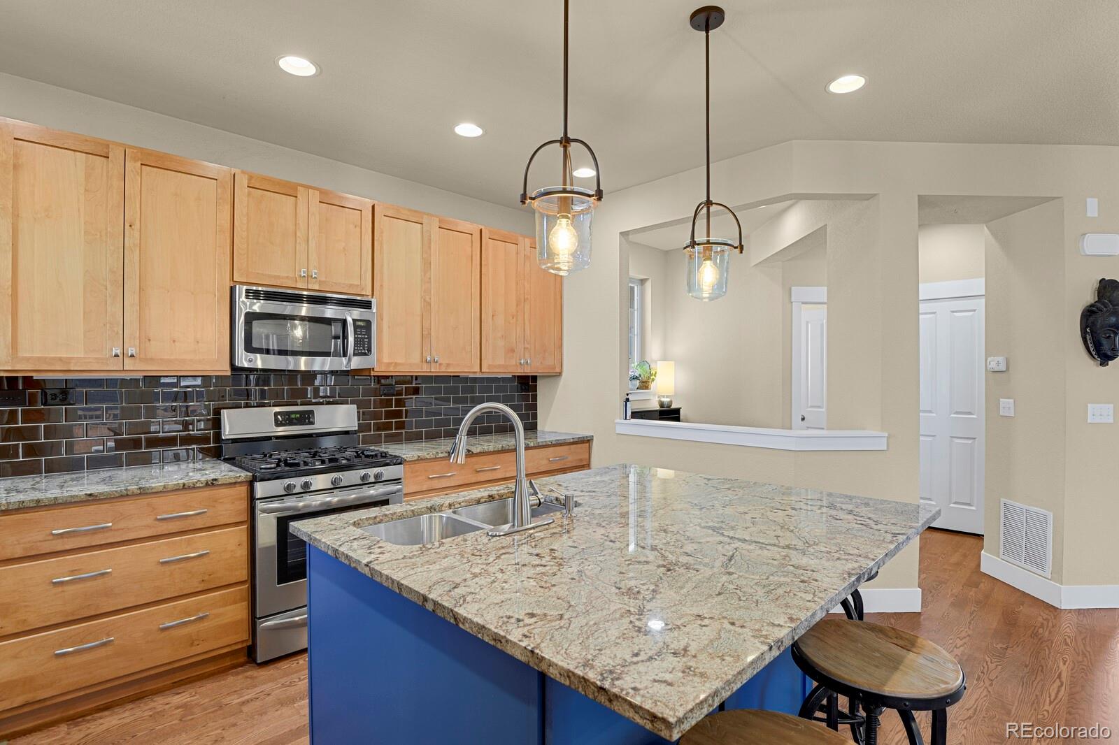 MLS Image #8 for 9268 e 37th avenue,denver, Colorado