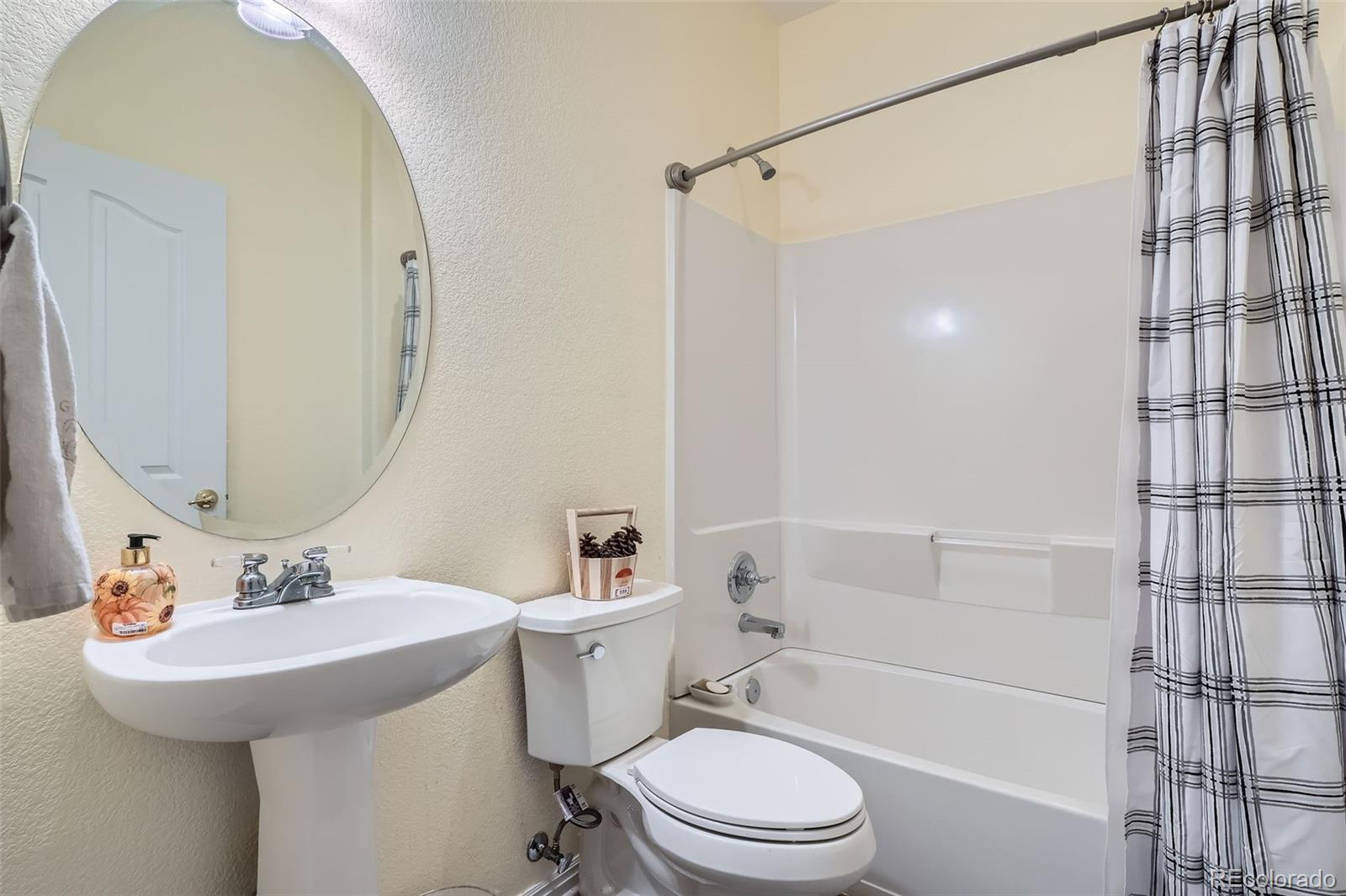 MLS Image #18 for 6776 e panorama lane,denver, Colorado