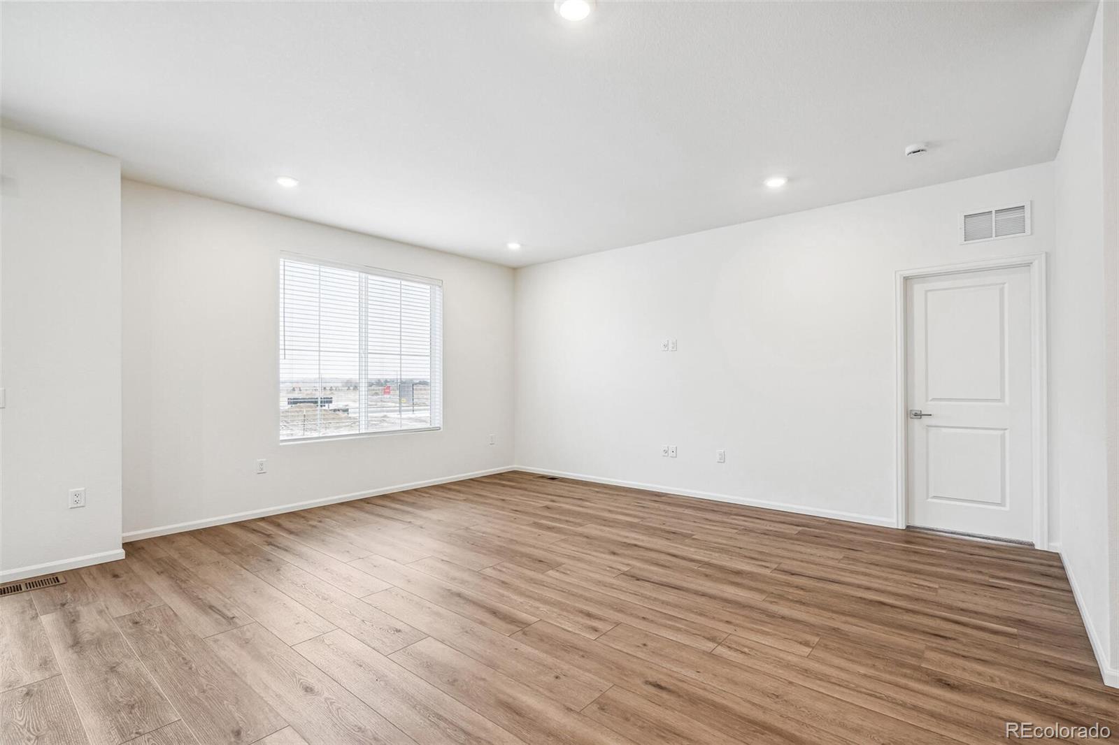 MLS Image #10 for 1595  orchard street,brighton, Colorado