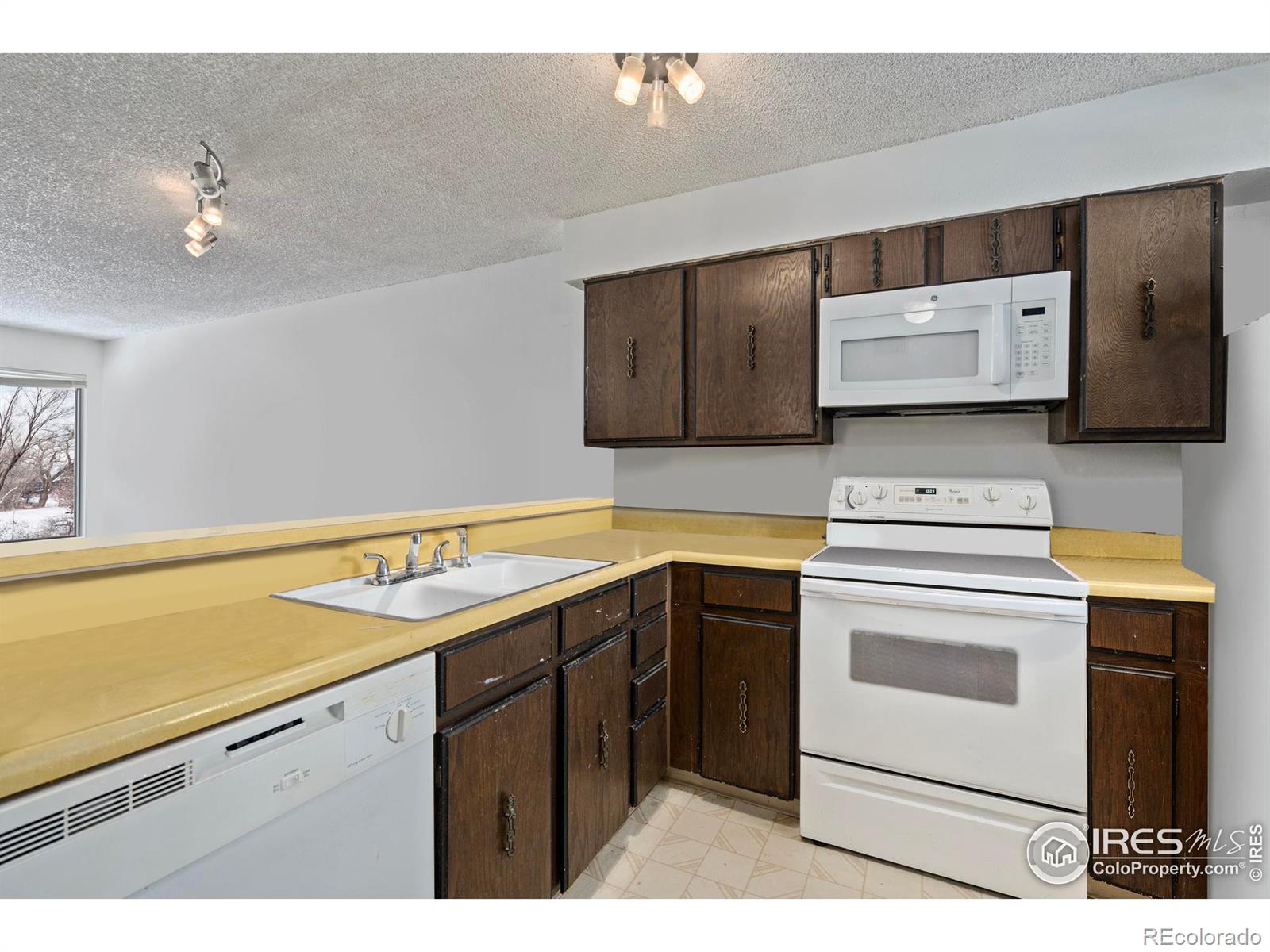 MLS Image #2 for 1705  heatheridge road,fort collins, Colorado