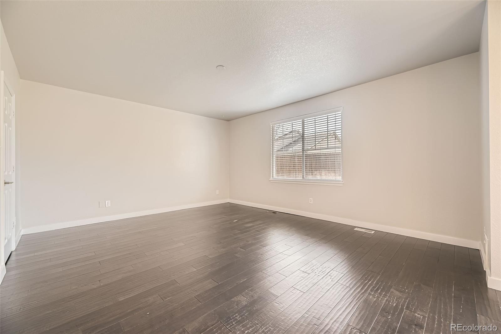 MLS Image #10 for 10037  idalia street,commerce city, Colorado