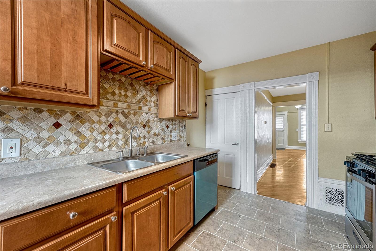 MLS Image #10 for 707  27th street,denver, Colorado