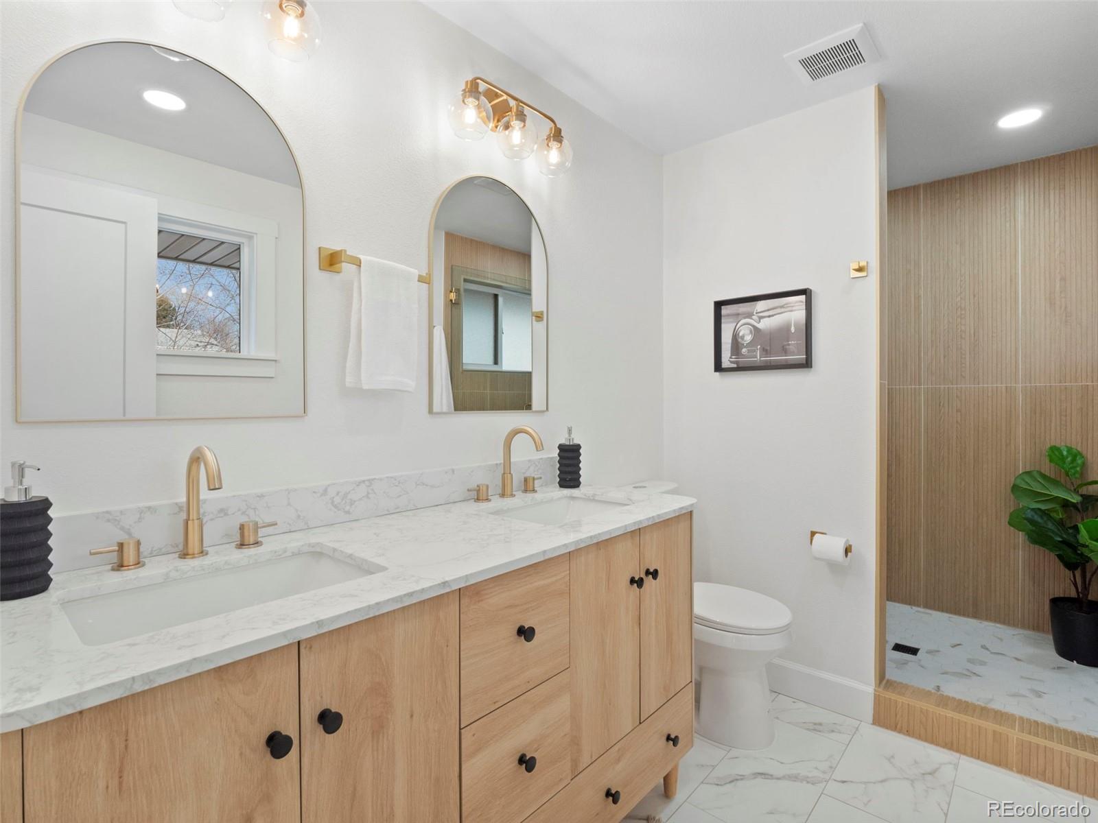 MLS Image #13 for 2723 s knoxville way,denver, Colorado