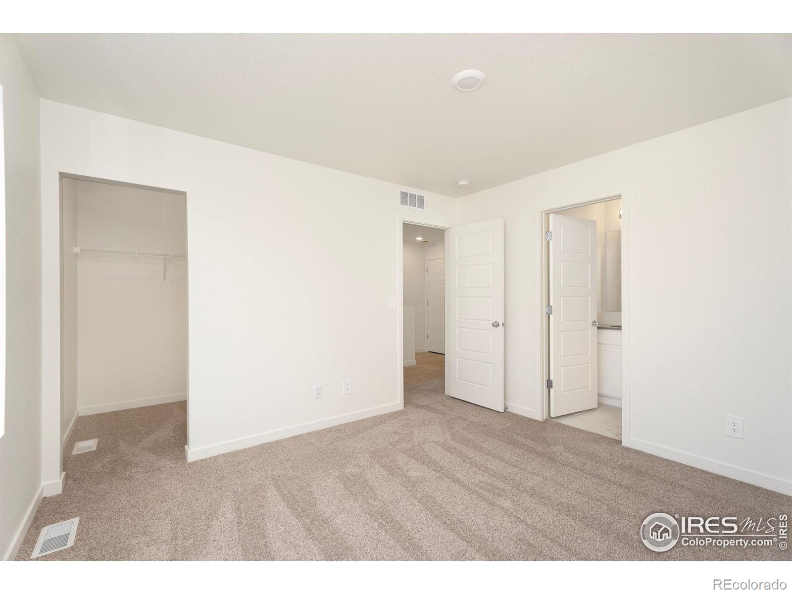 MLS Image #5 for 416  condor way,johnstown, Colorado