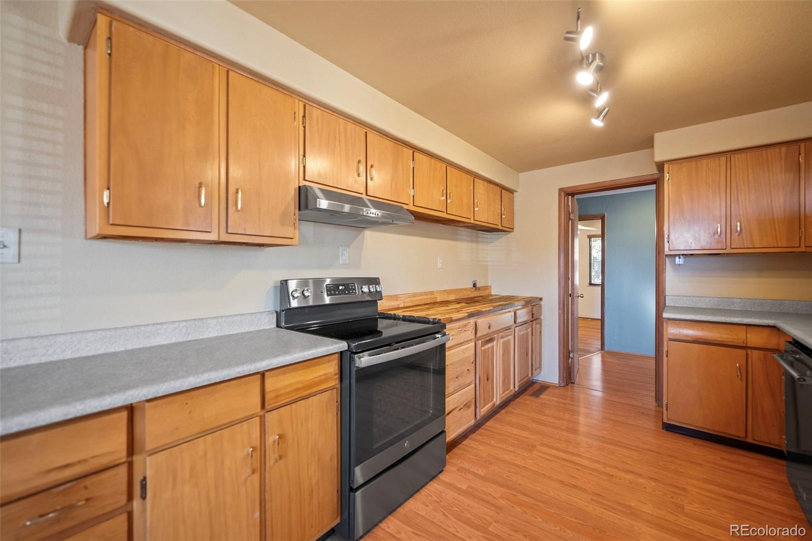 MLS Image #11 for 1320  mount view lane,colorado springs, Colorado