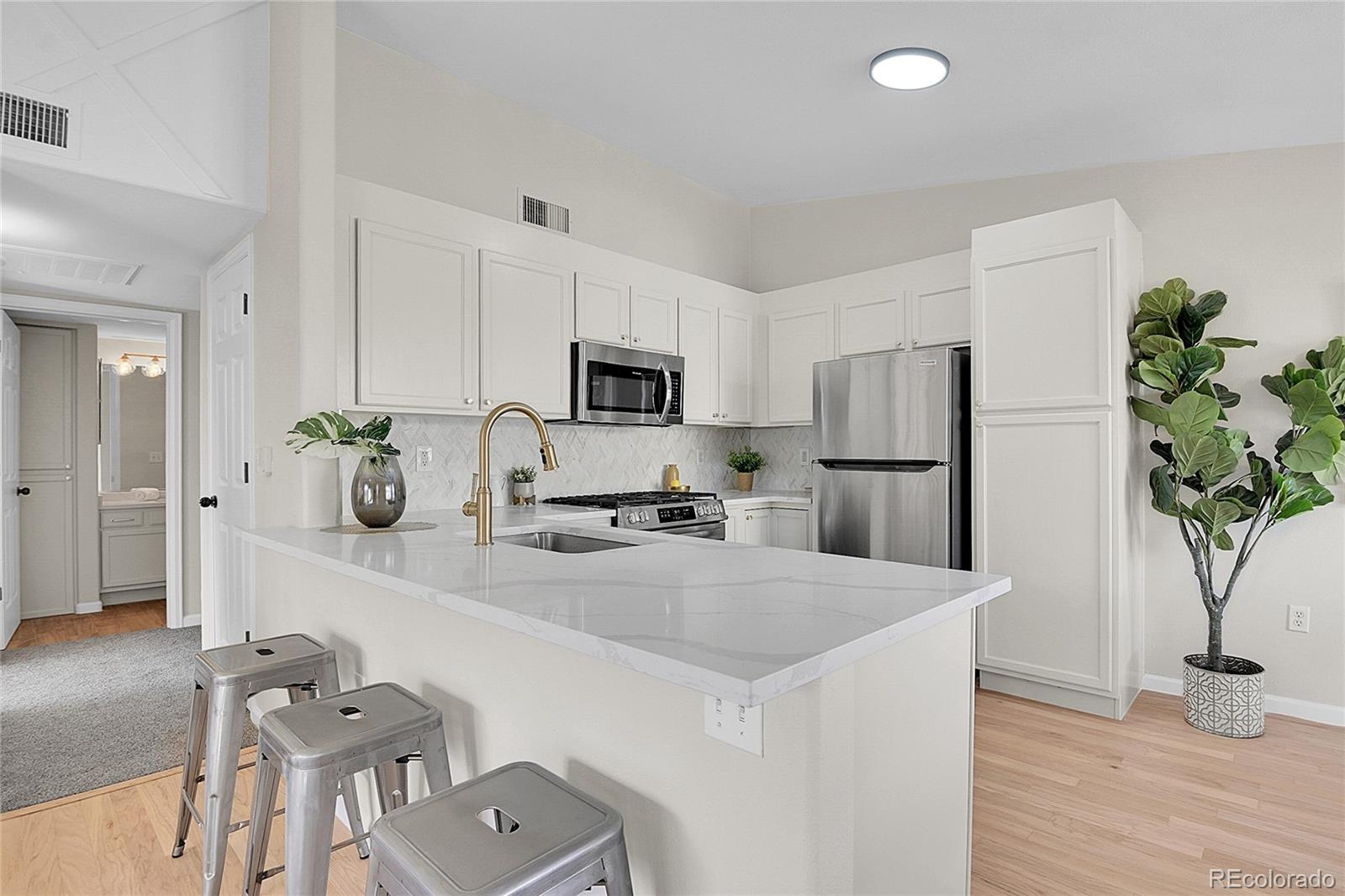 MLS Image #4 for 8655 w berry avenue,littleton, Colorado