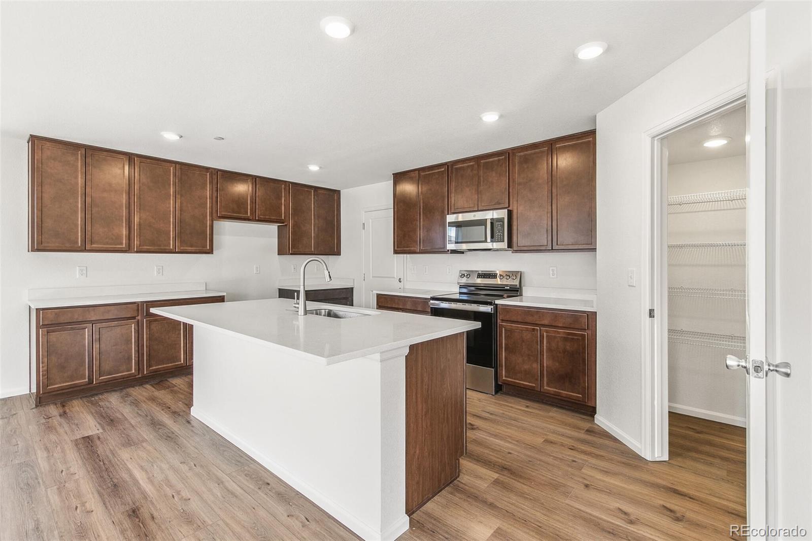 MLS Image #12 for 9303  biscay street,commerce city, Colorado