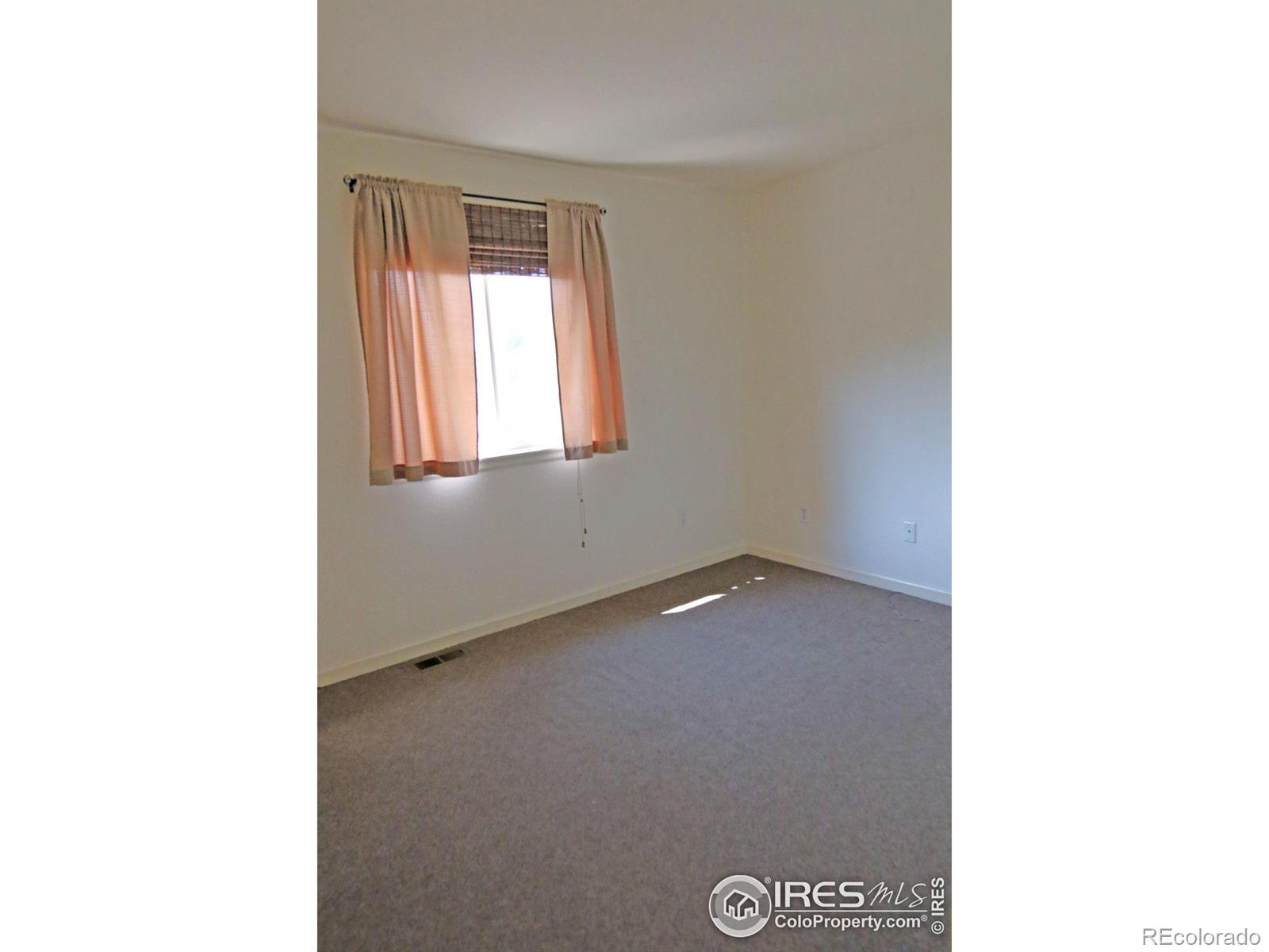 MLS Image #14 for 924  parker drive,longmont, Colorado