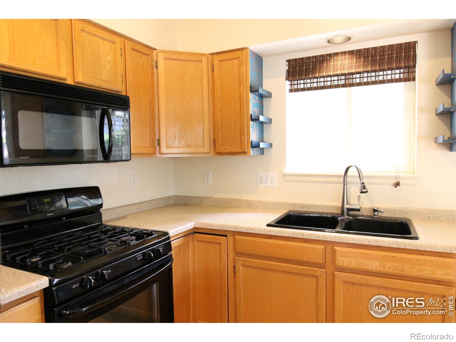 MLS Image #5 for 924  parker drive,longmont, Colorado