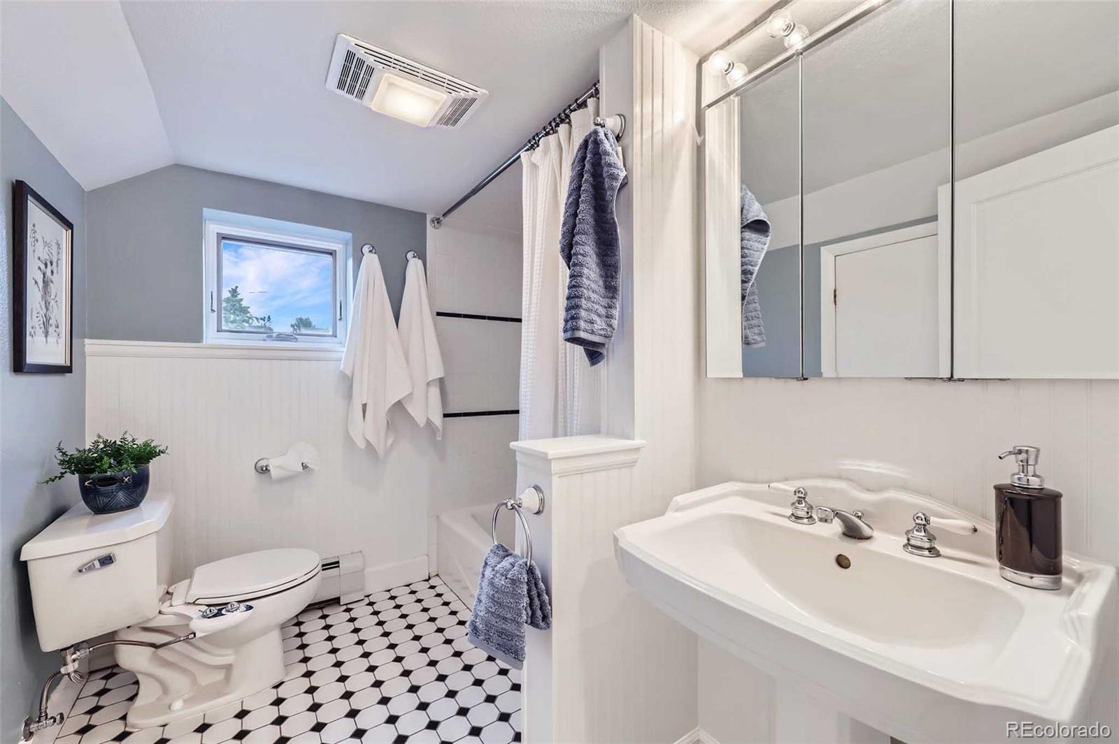 MLS Image #21 for 926 s fillmore way,denver, Colorado