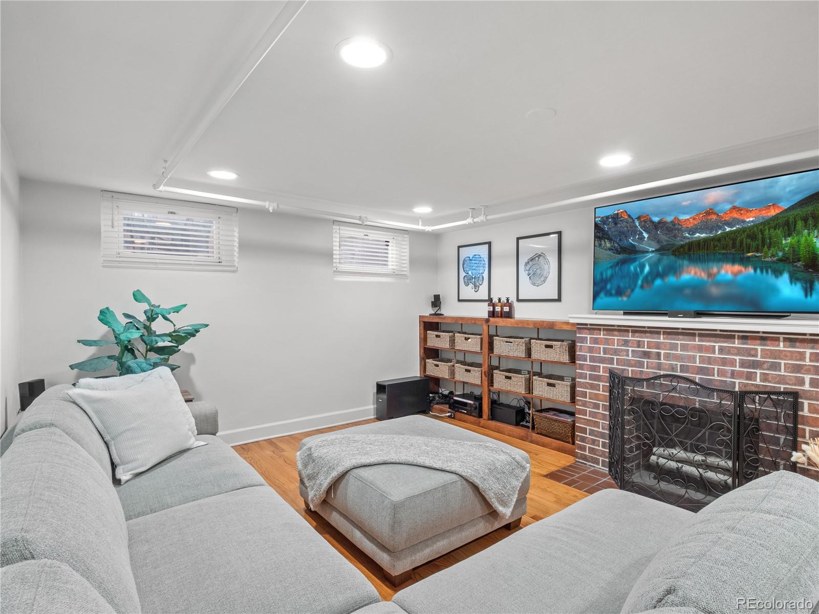 MLS Image #27 for 926 s fillmore way,denver, Colorado
