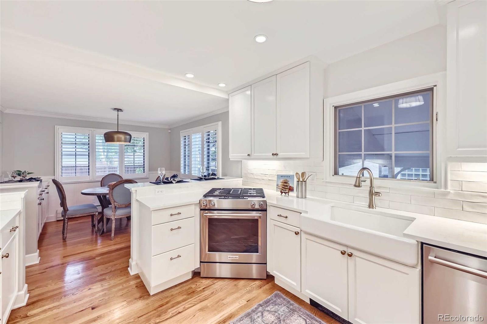 MLS Image #9 for 926 s fillmore way,denver, Colorado