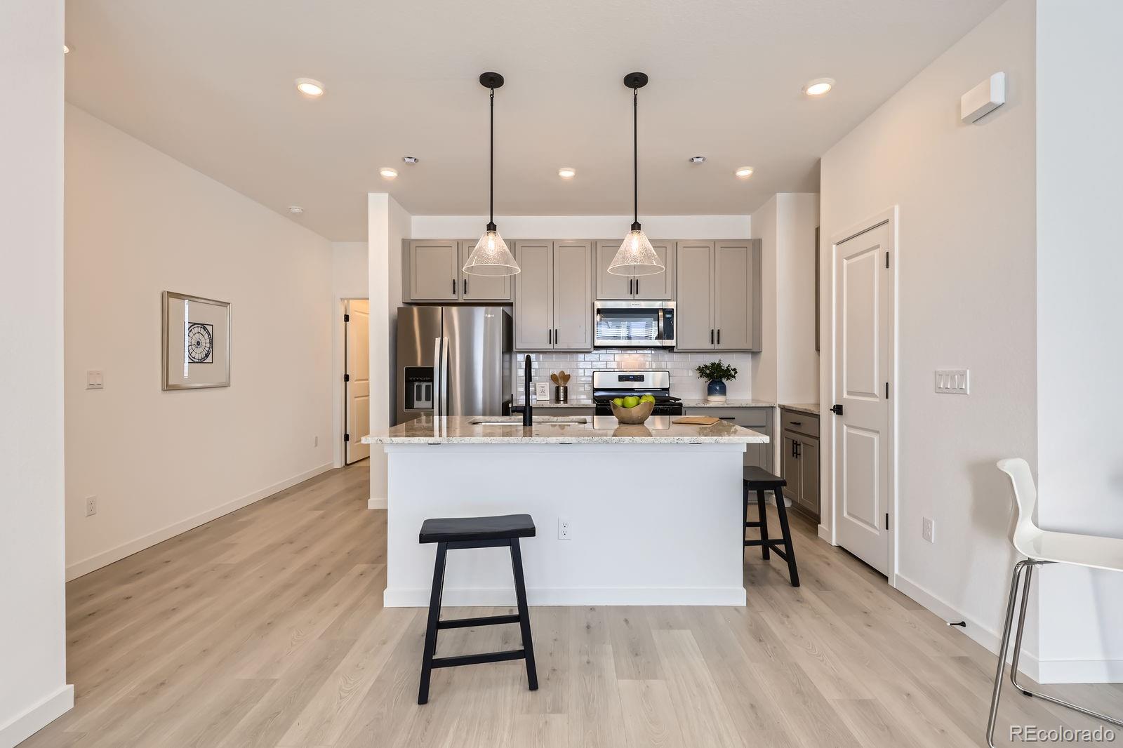 MLS Image #3 for 352  n. geneva street,aurora, Colorado