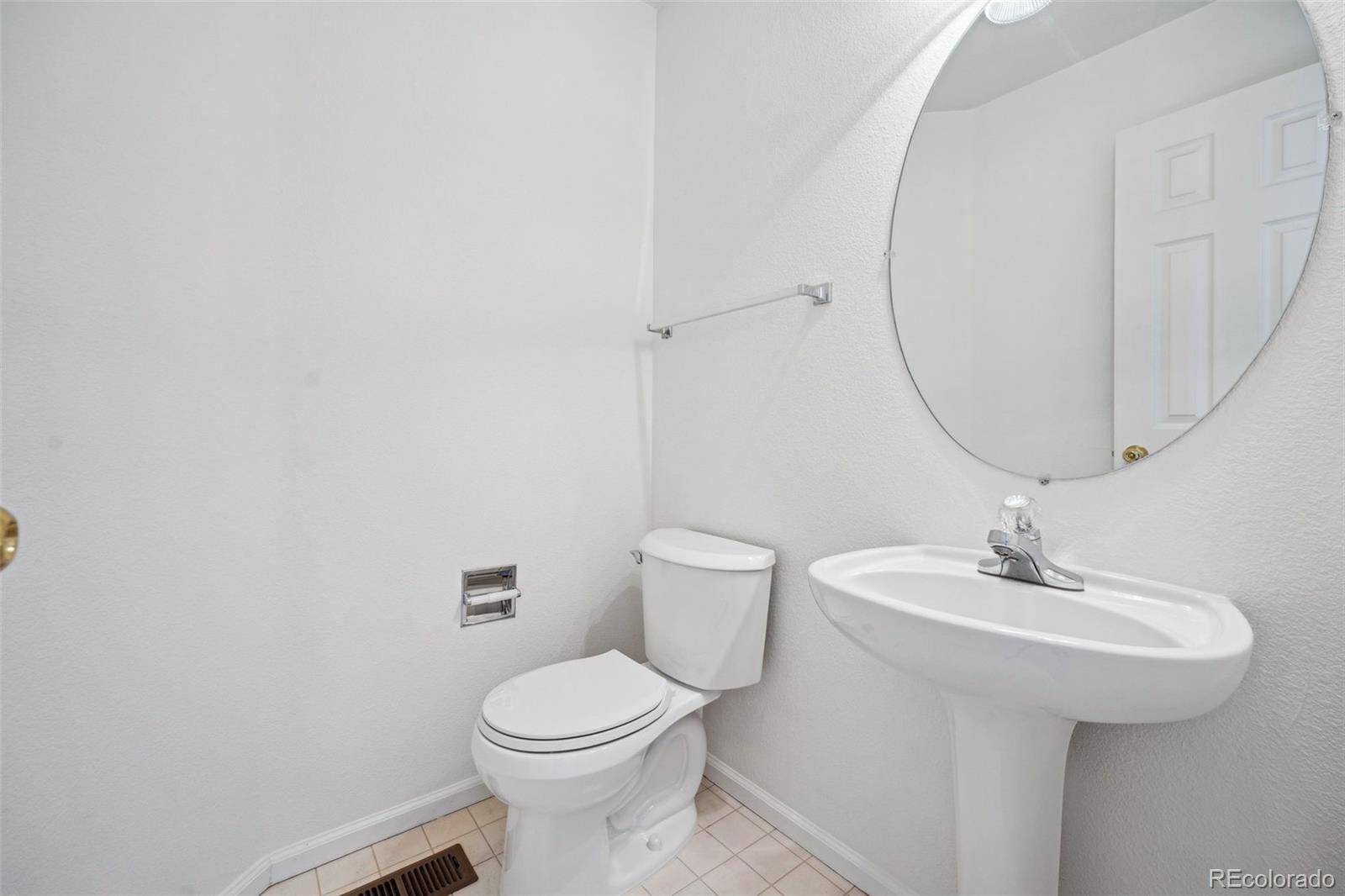 MLS Image #12 for 1415 s ulster street,denver, Colorado
