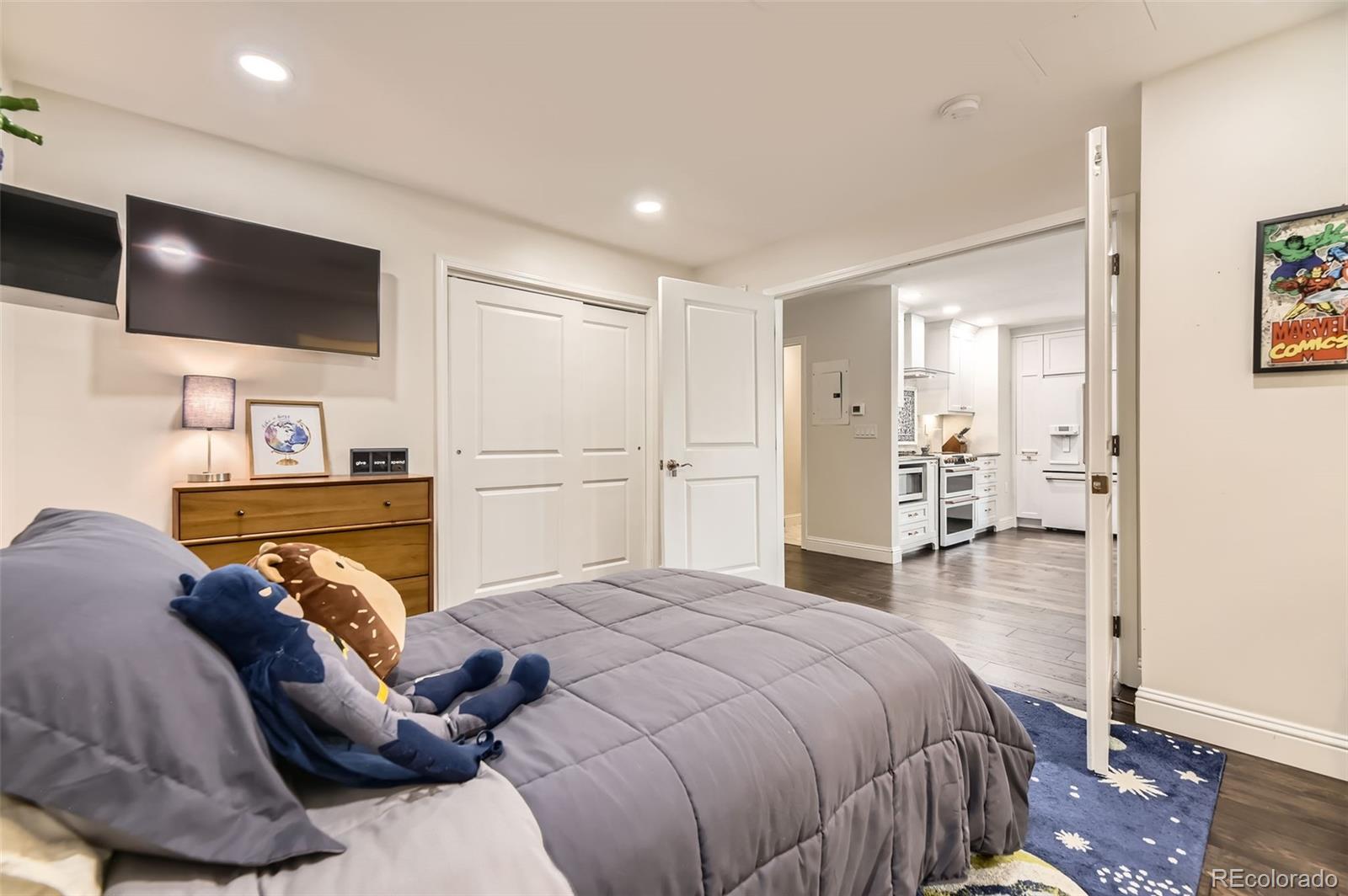 MLS Image #16 for 975 n lincoln street,denver, Colorado