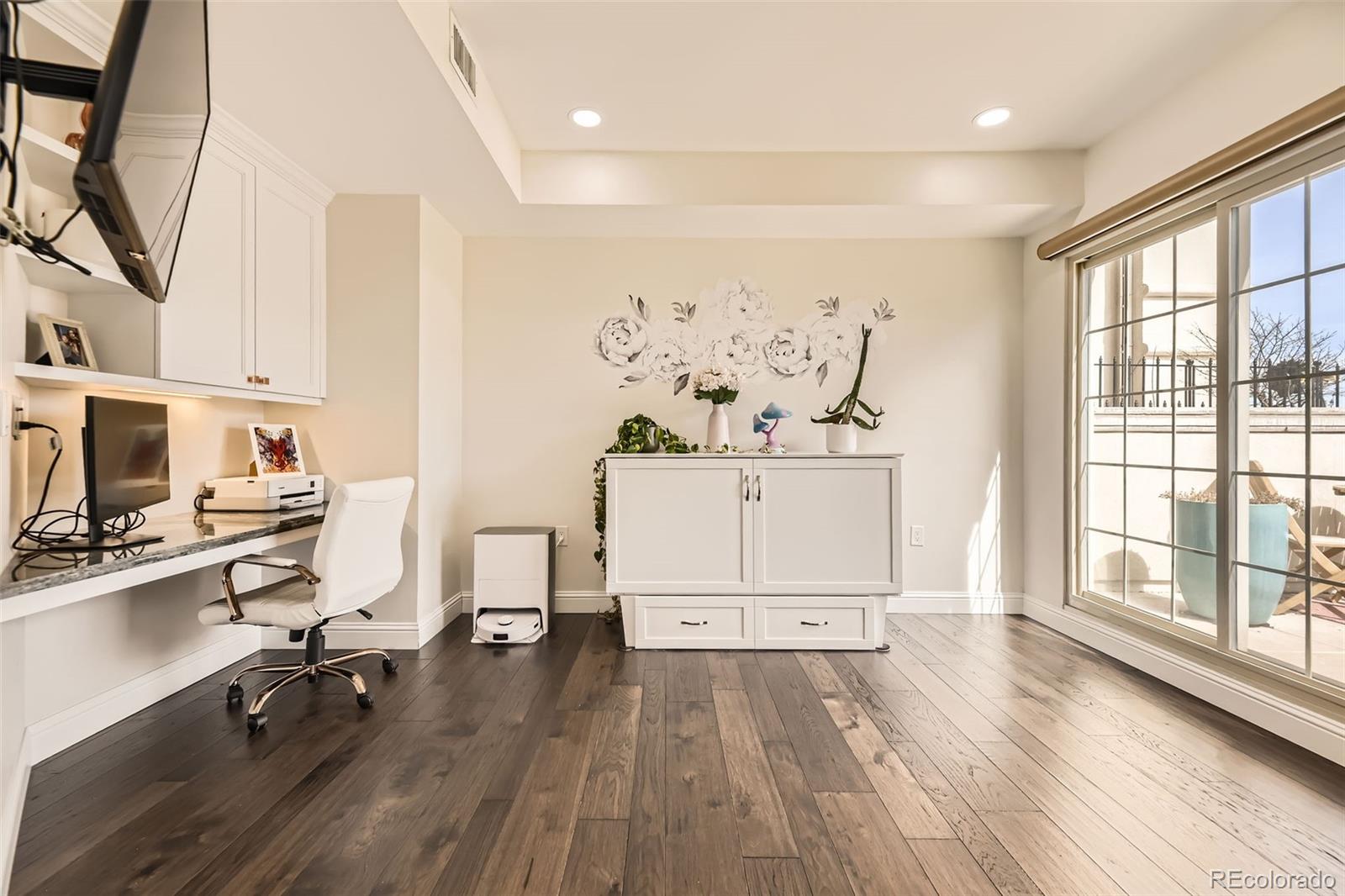 MLS Image #19 for 975 n lincoln street,denver, Colorado