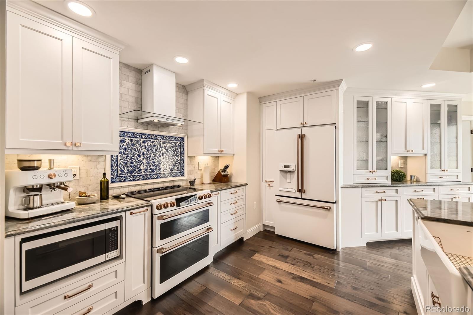 MLS Image #2 for 975 n lincoln street,denver, Colorado