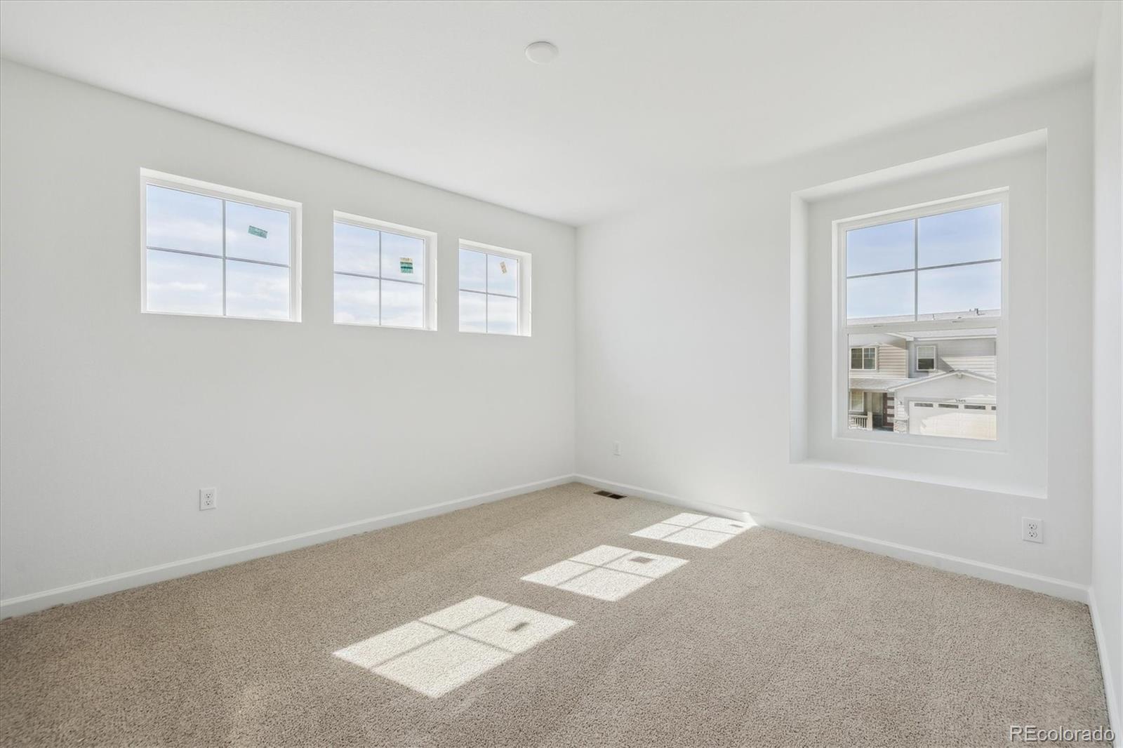 MLS Image #16 for 24709 e 39th avenue,aurora, Colorado