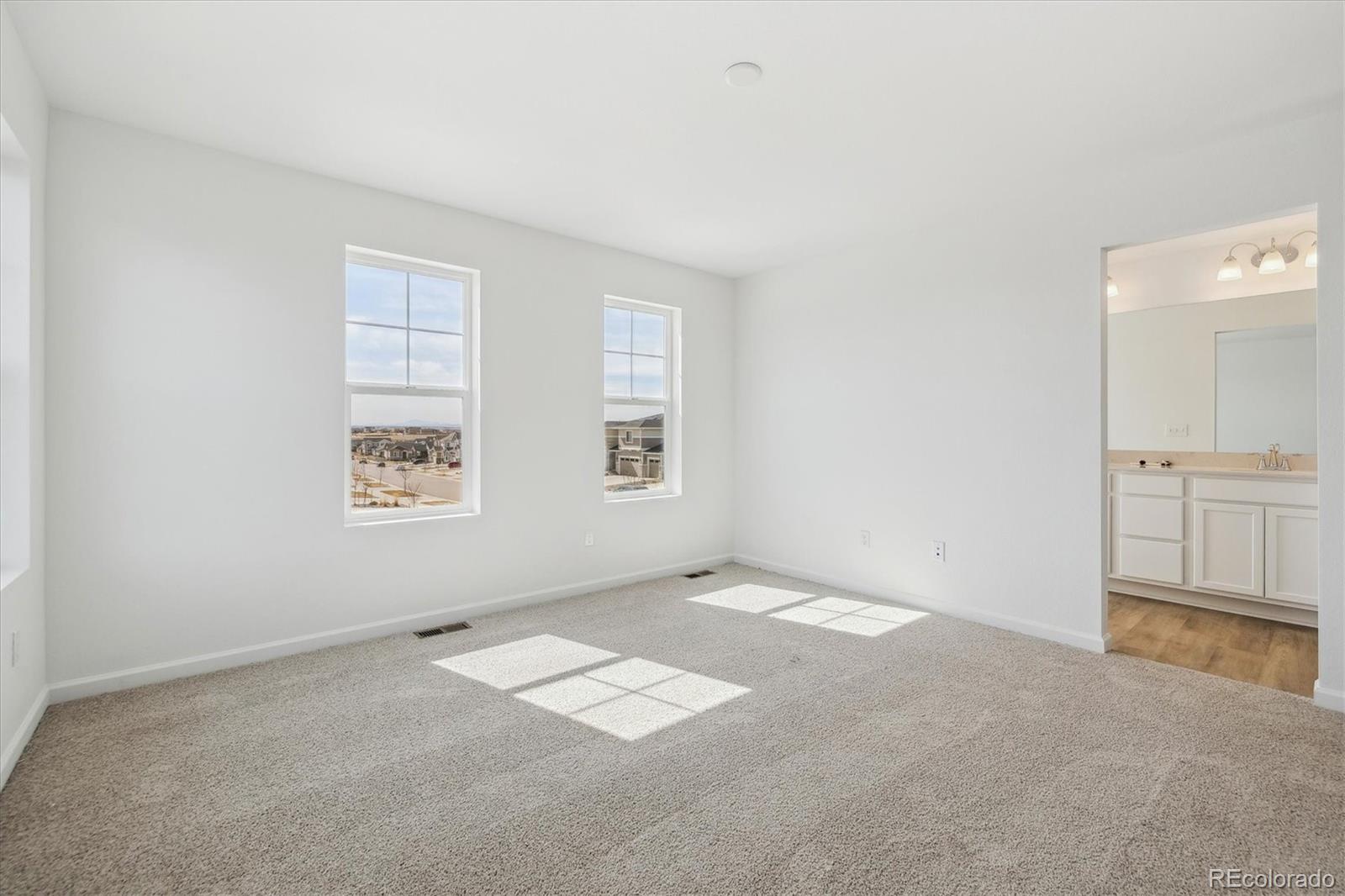 MLS Image #19 for 24709 e 39th avenue,aurora, Colorado