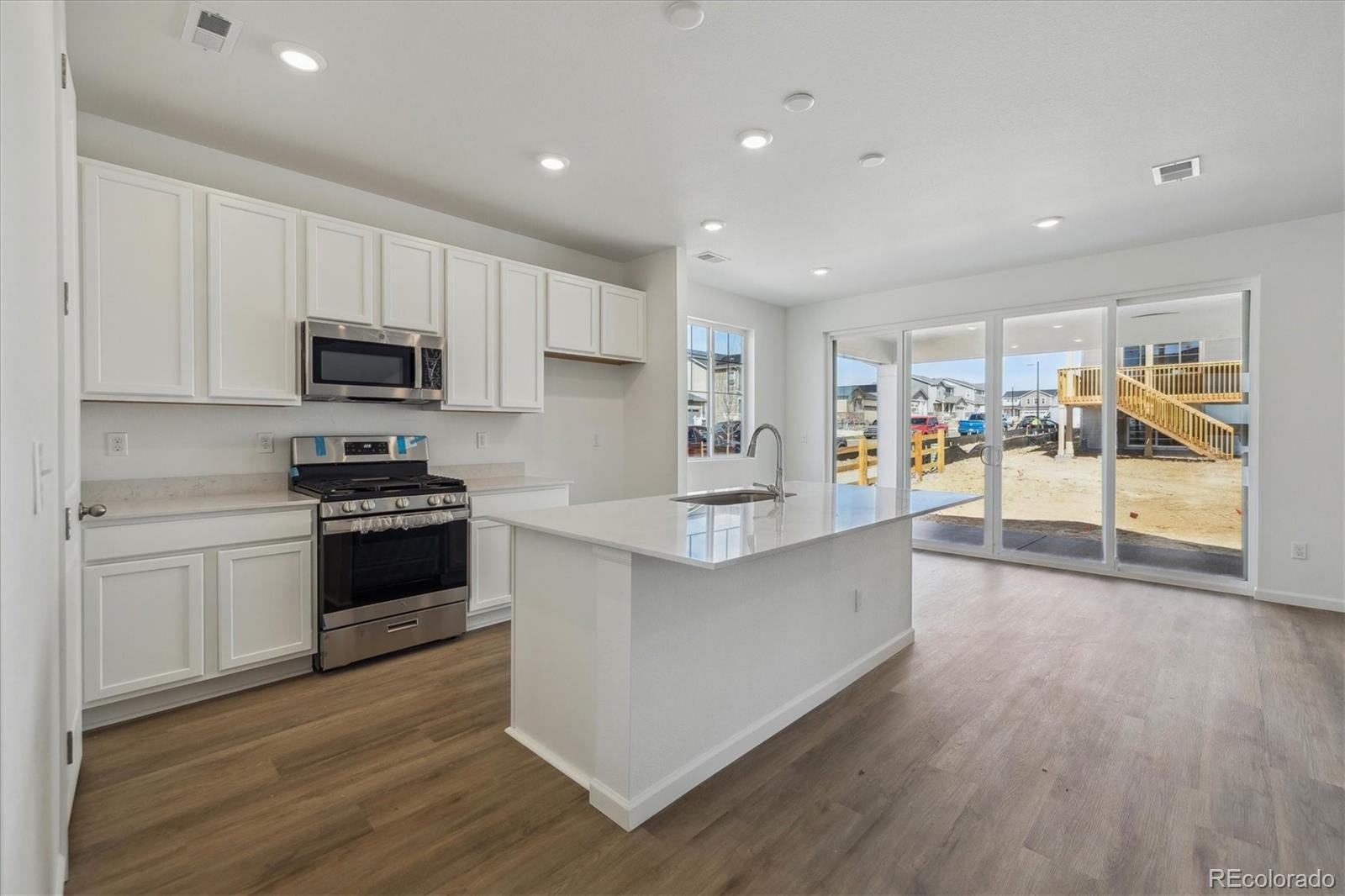 MLS Image #4 for 24709 e 39th avenue,aurora, Colorado