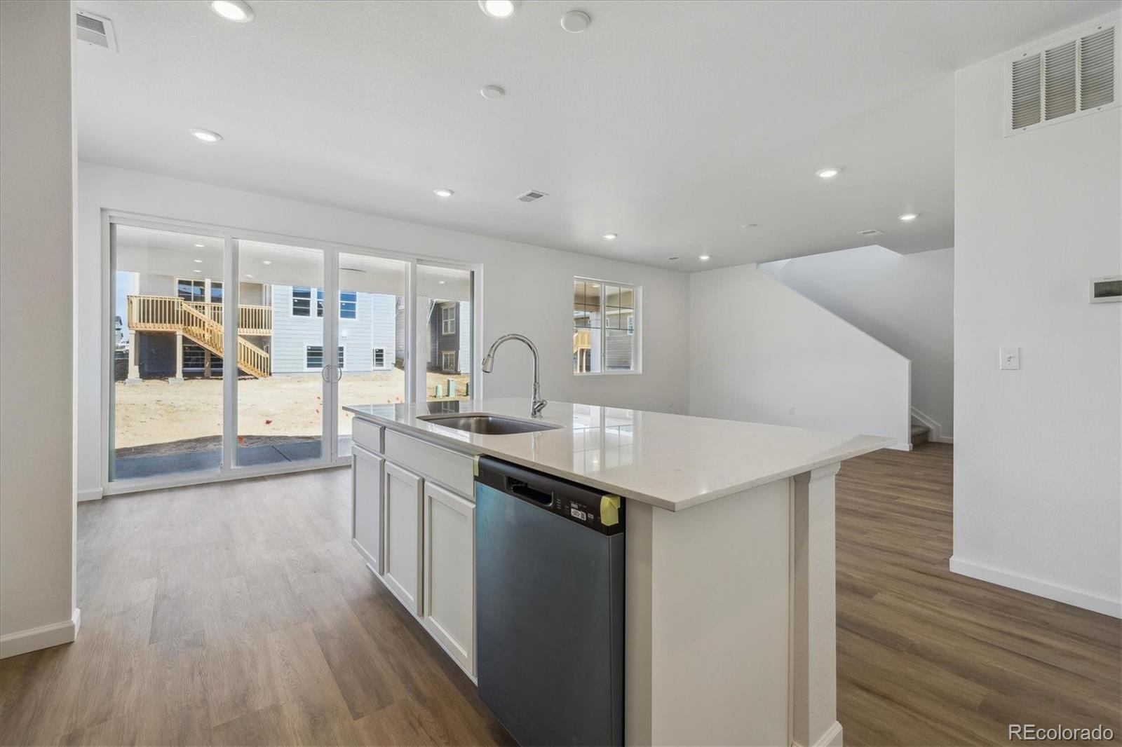 MLS Image #5 for 24709 e 39th avenue,aurora, Colorado