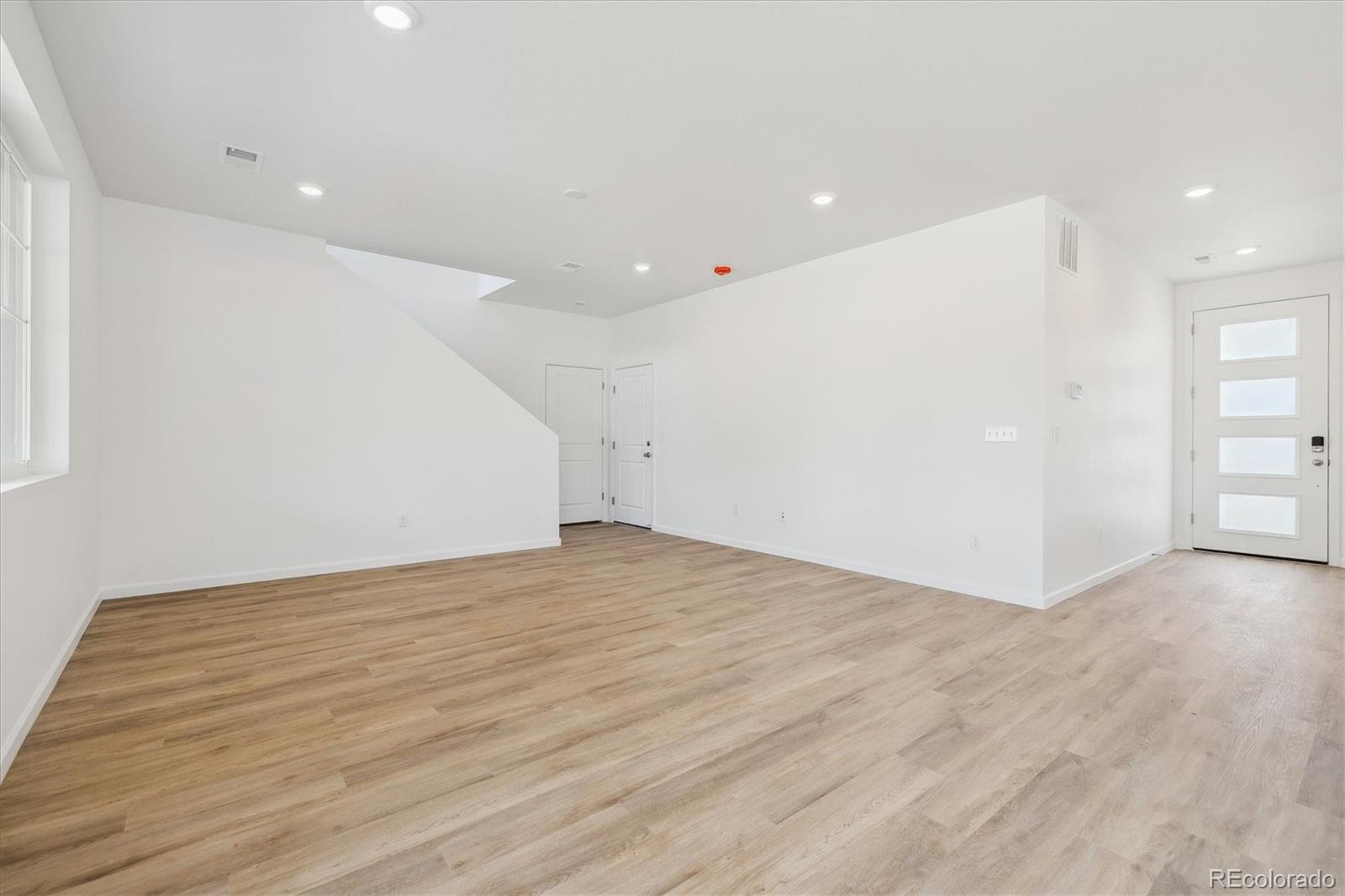 MLS Image #8 for 24709 e 39th avenue,aurora, Colorado